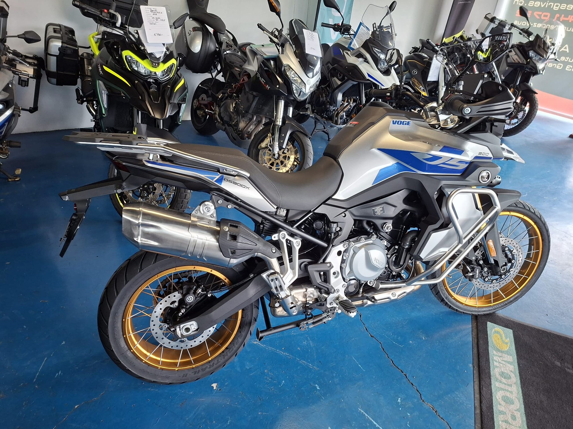 VOGE 900DSX-image-1