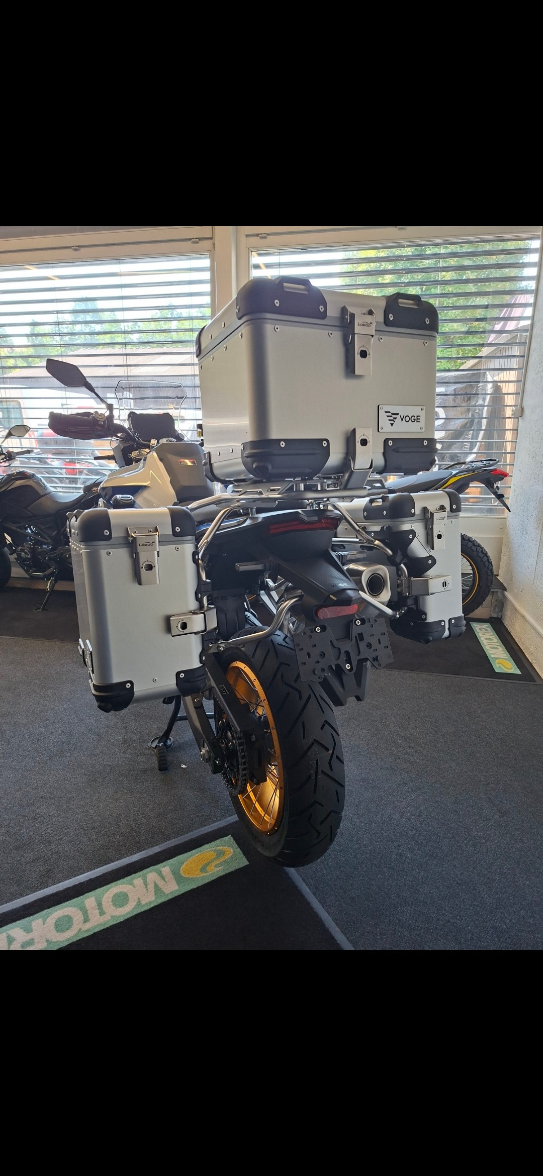 VOGE 900DSX-image-10