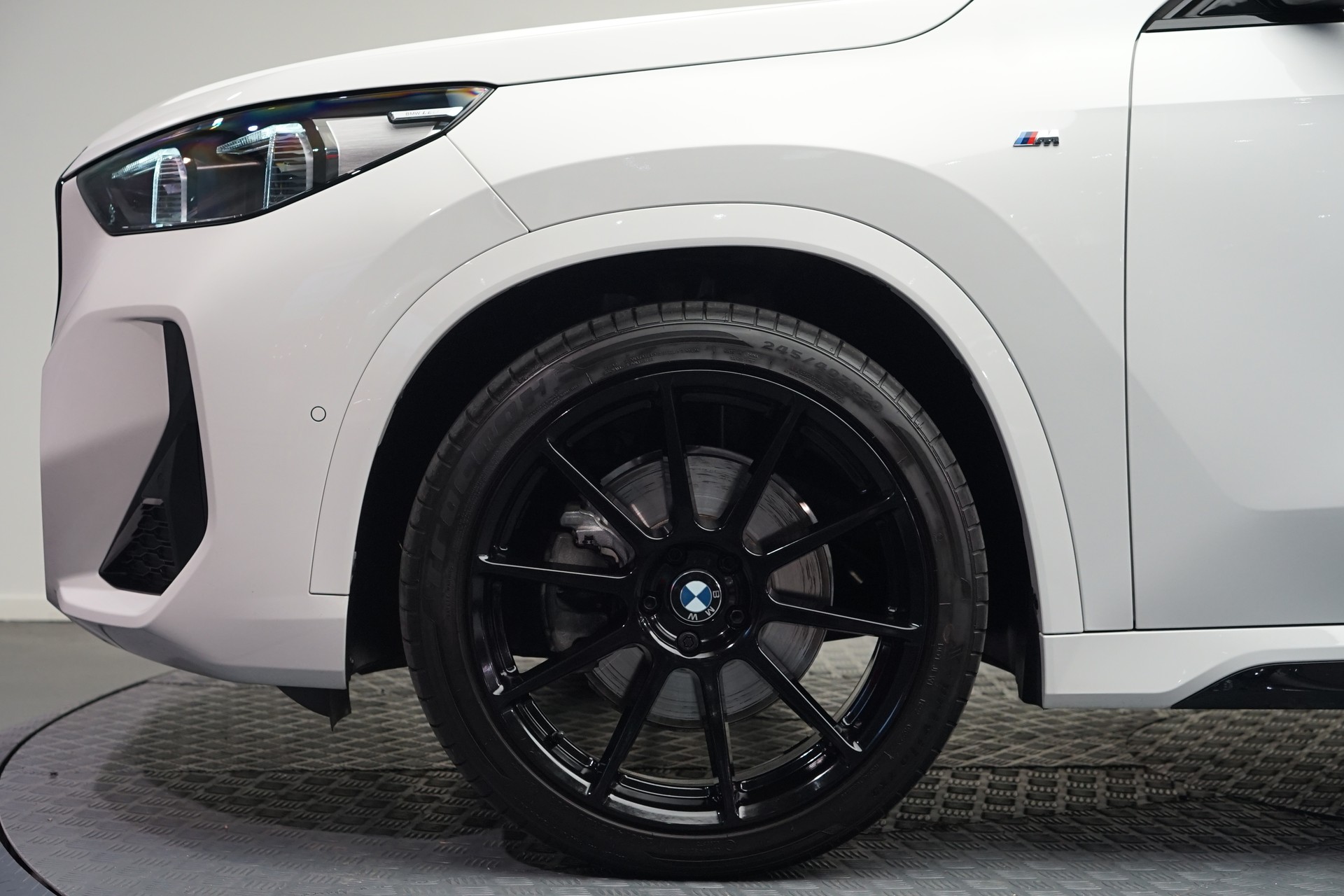BMW X1 xDrive 23d 48V M Sport *CH-Fahrzeug*-image-44