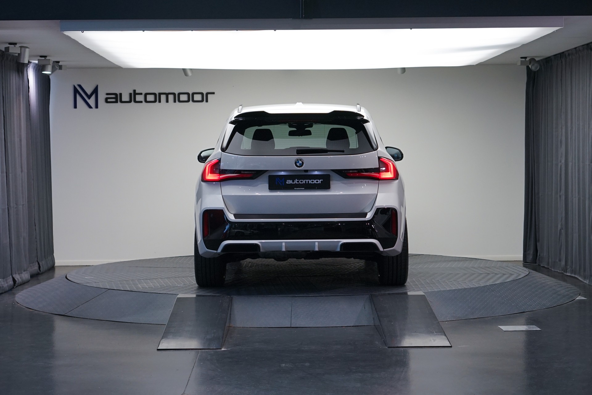 BMW X1 xDrive 23d 48V M Sport *CH-Fahrzeug*-image-5