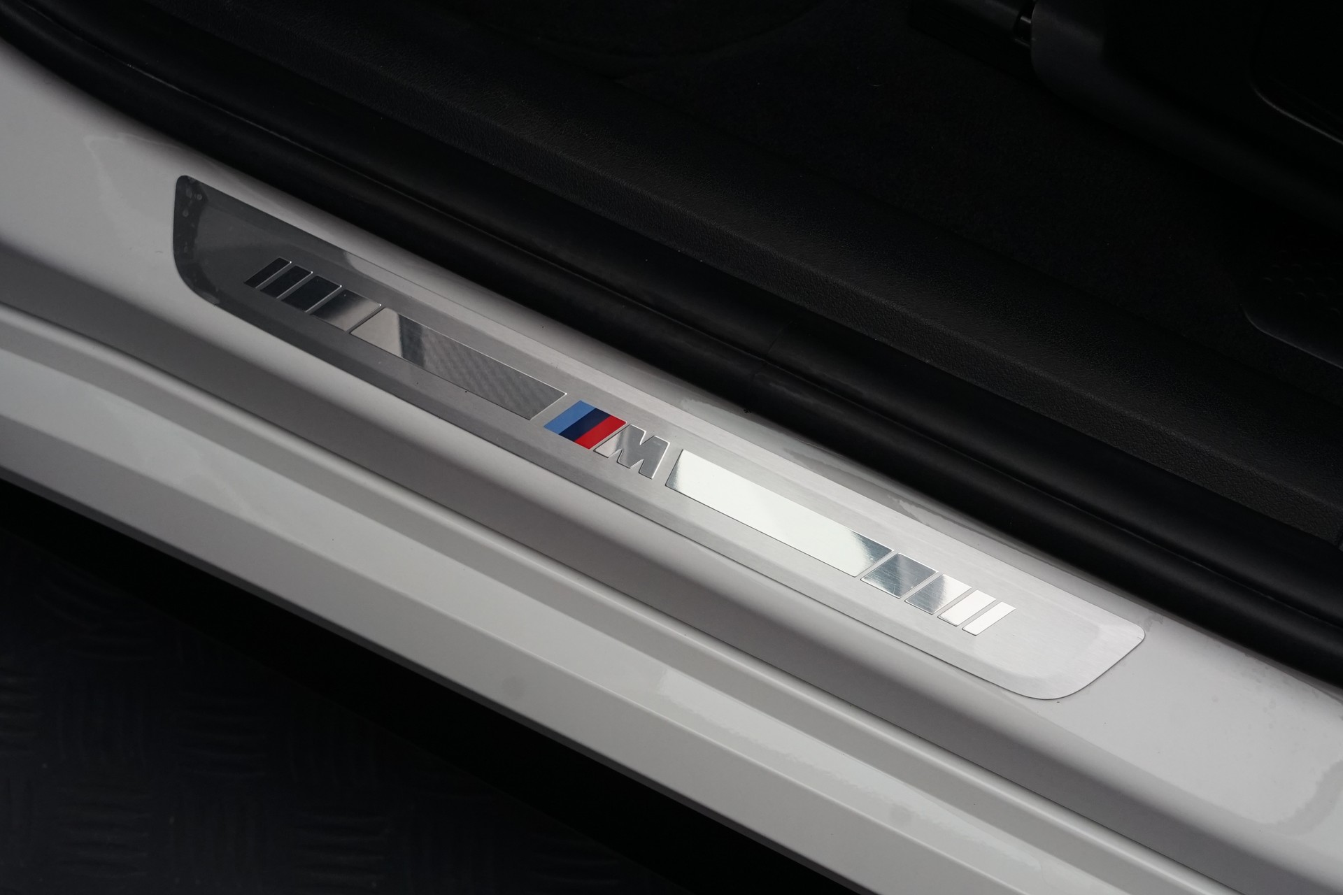 BMW X1 xDrive 23d 48V M Sport *CH-Fahrzeug*-image-23