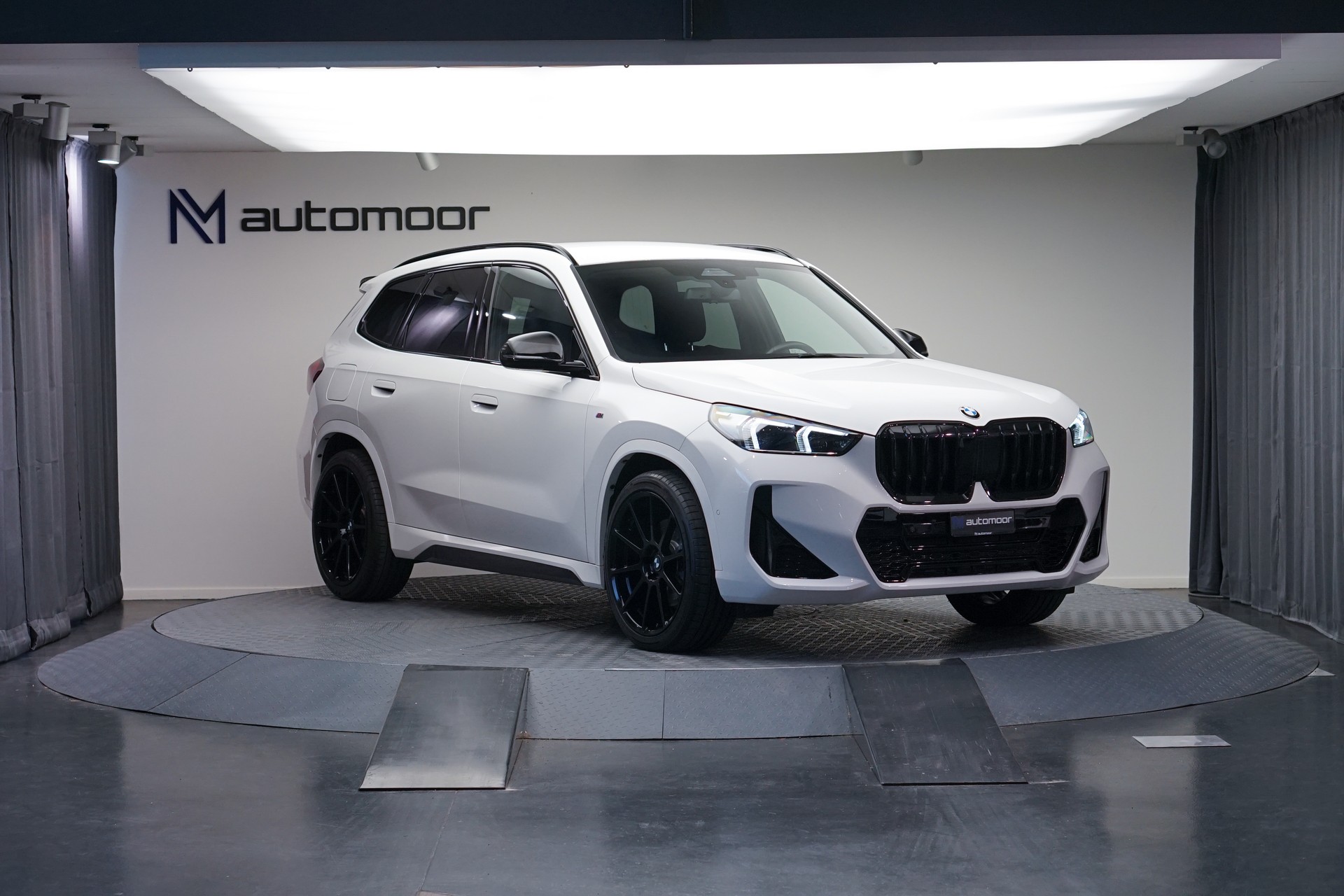 BMW X1 xDrive 23d 48V M Sport *CH-Fahrzeug*-image-2