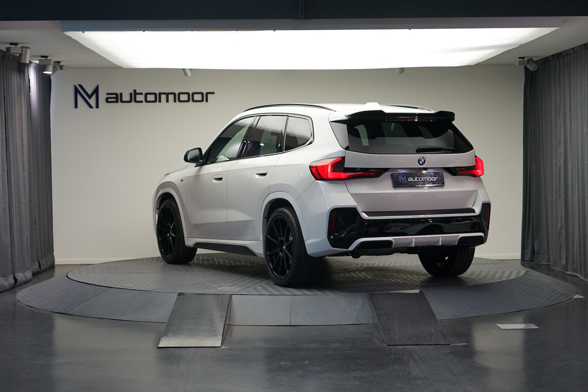 BMW X1 xDrive 23d 48V M Sport *CH-Fahrzeug*-image-6