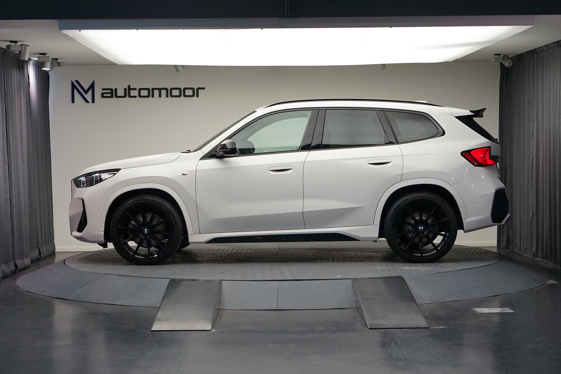 BMW X1 xDrive 23d 48V M Sport *CH-Fahrzeug*-image-7