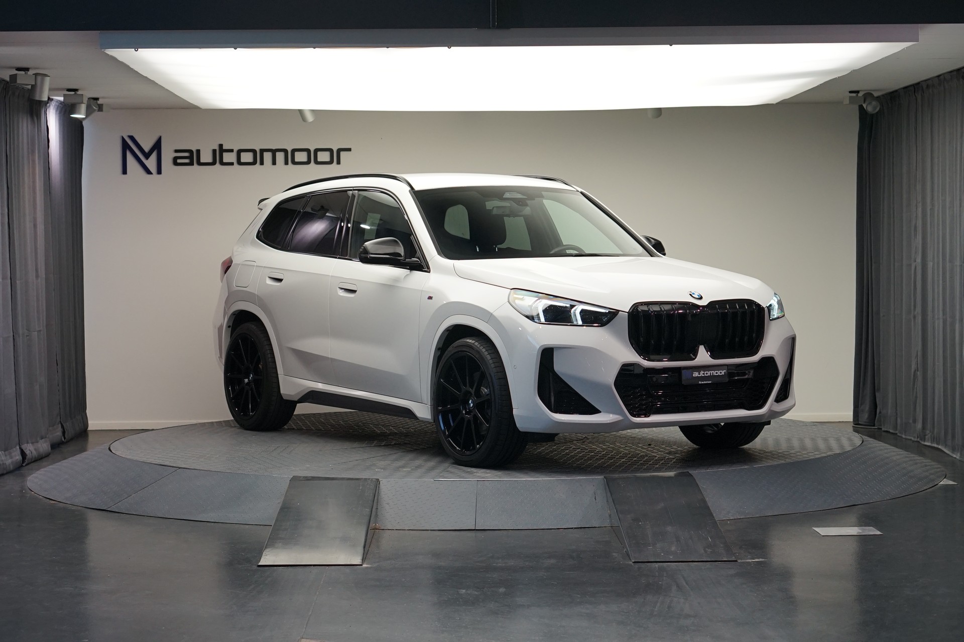 BMW X1 xDrive 23d 48V M Sport *CH-Fahrzeug*-image-2