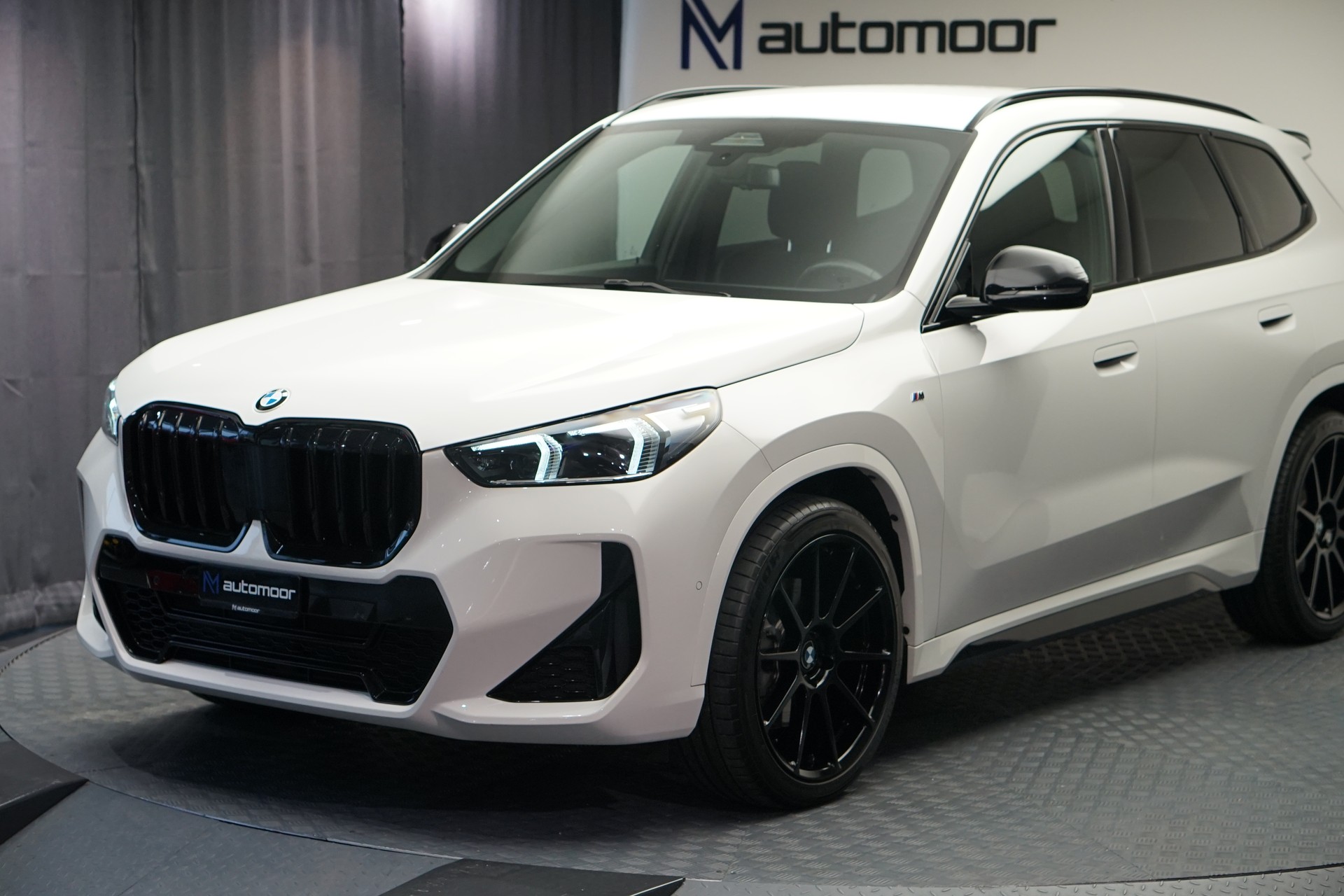 BMW X1 xDrive 23d 48V M Sport *CH-Fahrzeug*-image-52