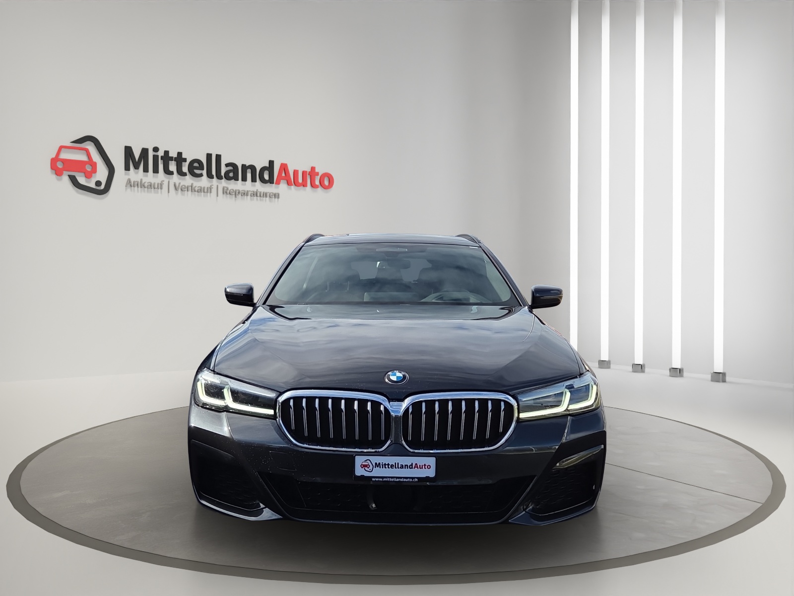 BMW 520d xDrive 48V Touring Pure M Sport Edition-image-1