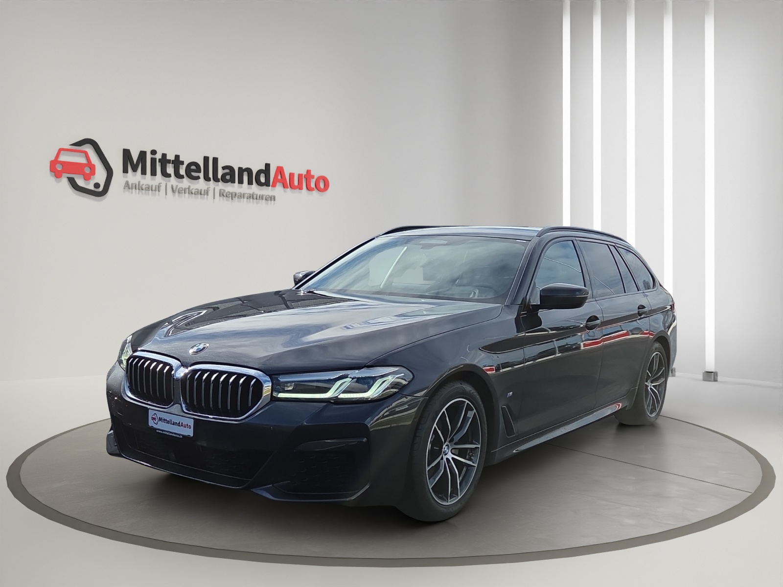BMW 520d xDrive 48V Touring Pure M Sport Edition-image-0