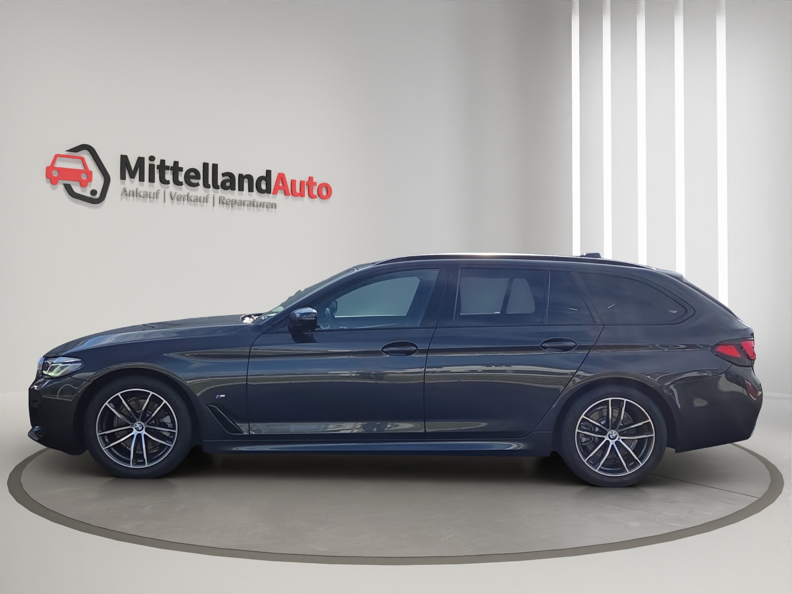 BMW 520d xDrive 48V Touring Pure M Sport Edition-image-4