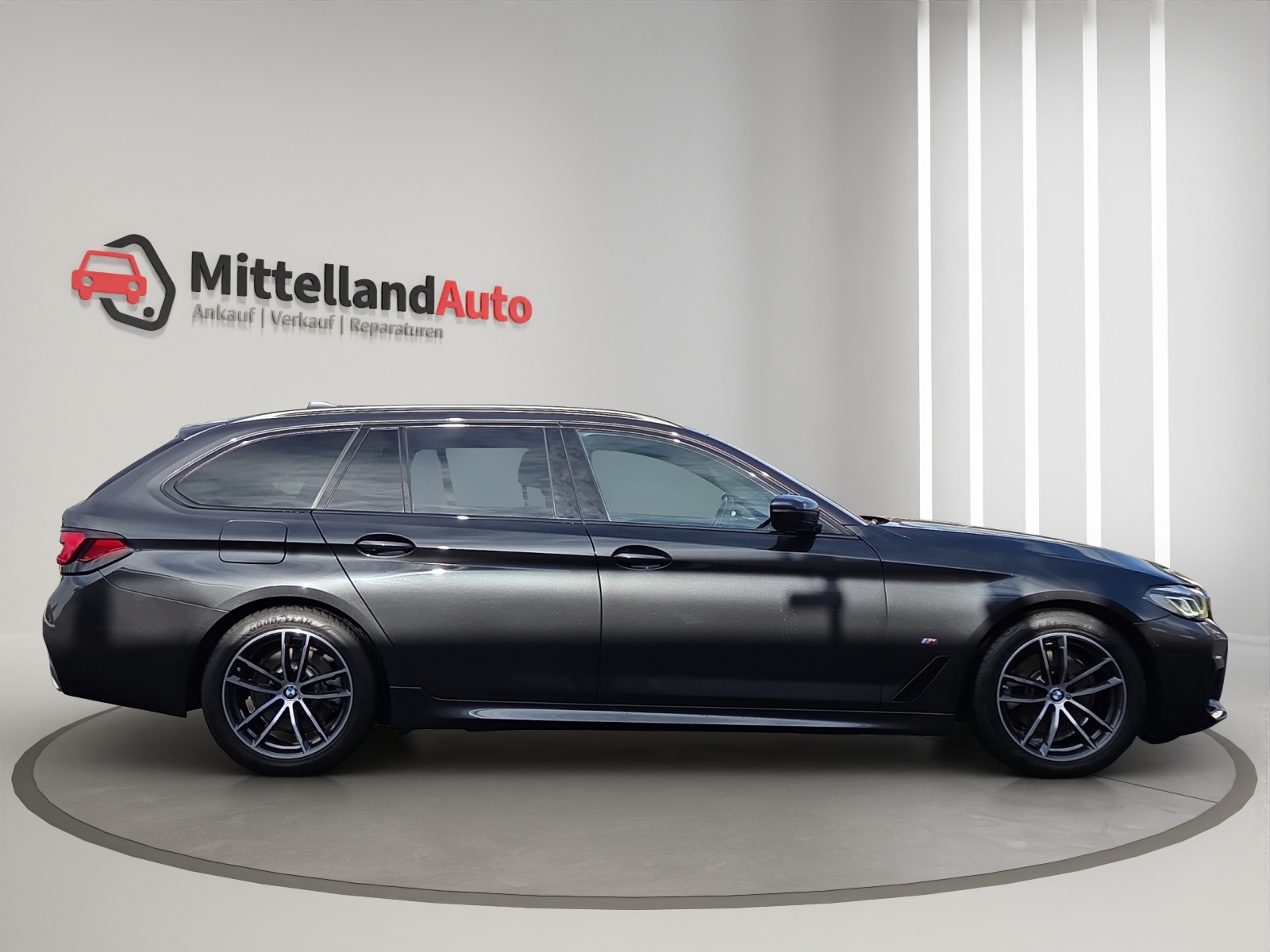 BMW 520d xDrive 48V Touring Pure M Sport Edition-image-3