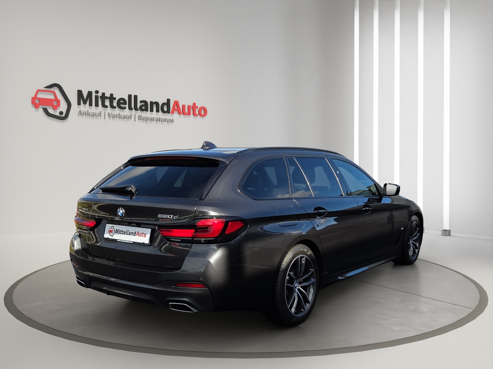BMW 520d xDrive 48V Touring Pure M Sport Edition-image-11