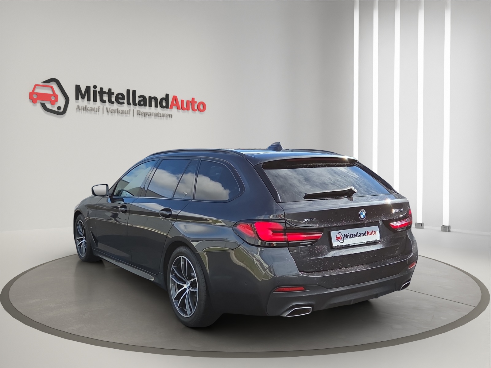 BMW 520d xDrive 48V Touring Pure M Sport Edition-image-13