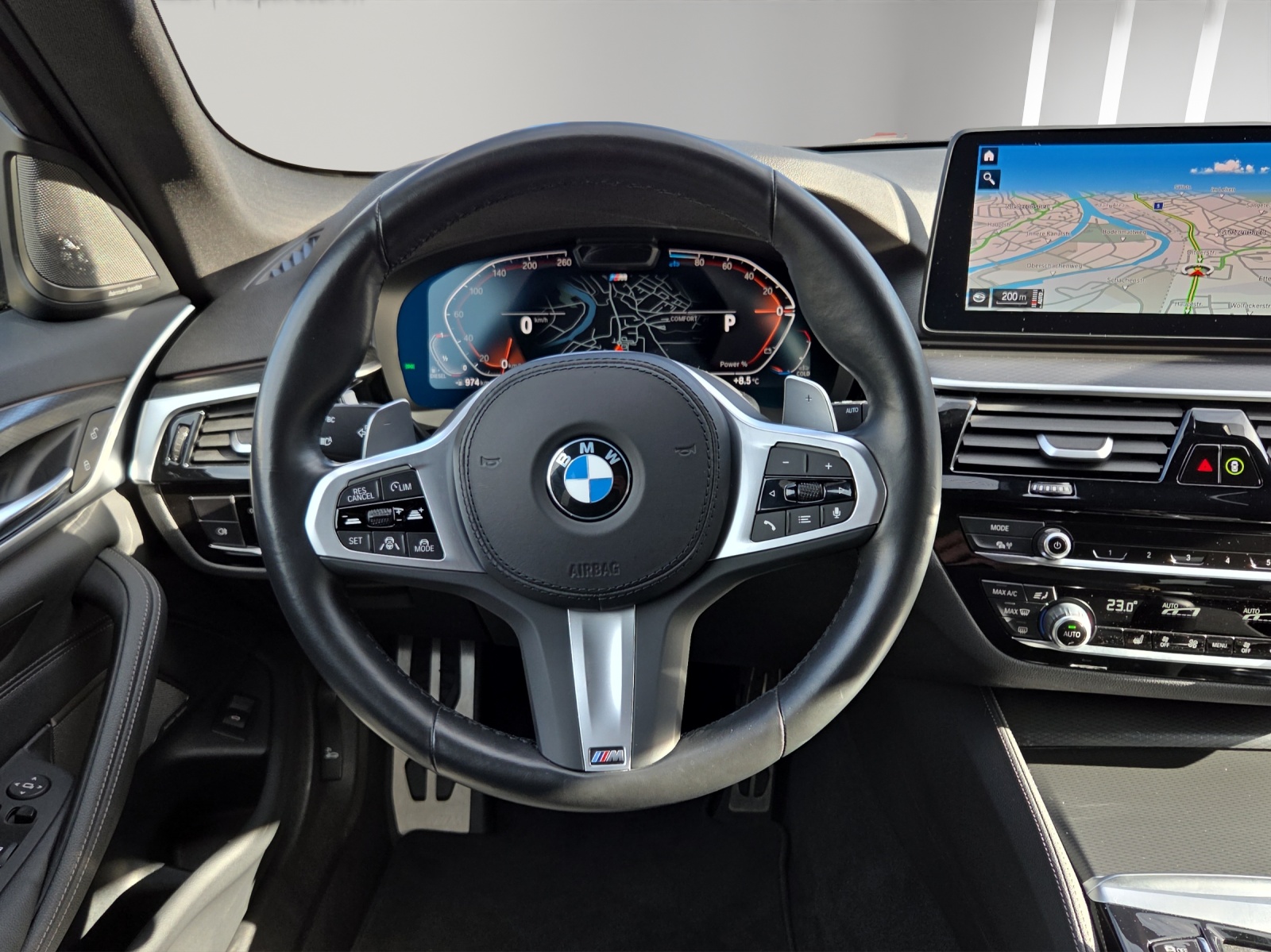 BMW 520d xDrive 48V Touring Pure M Sport Edition-image-7
