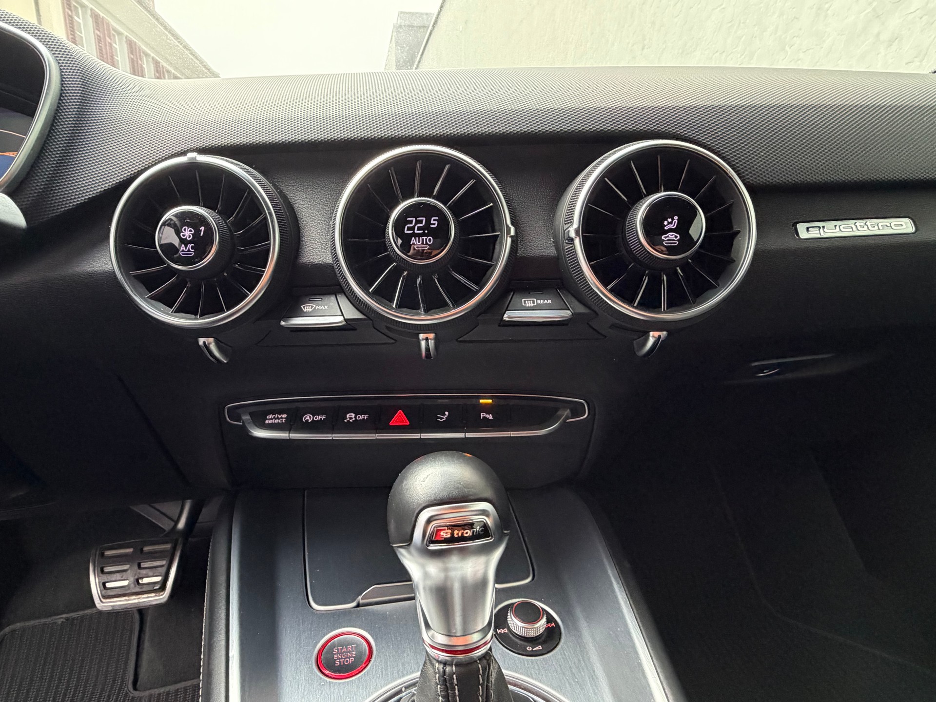 AUDI TTS Coupé 2.0 TFSI quattro S-tronic-image-14