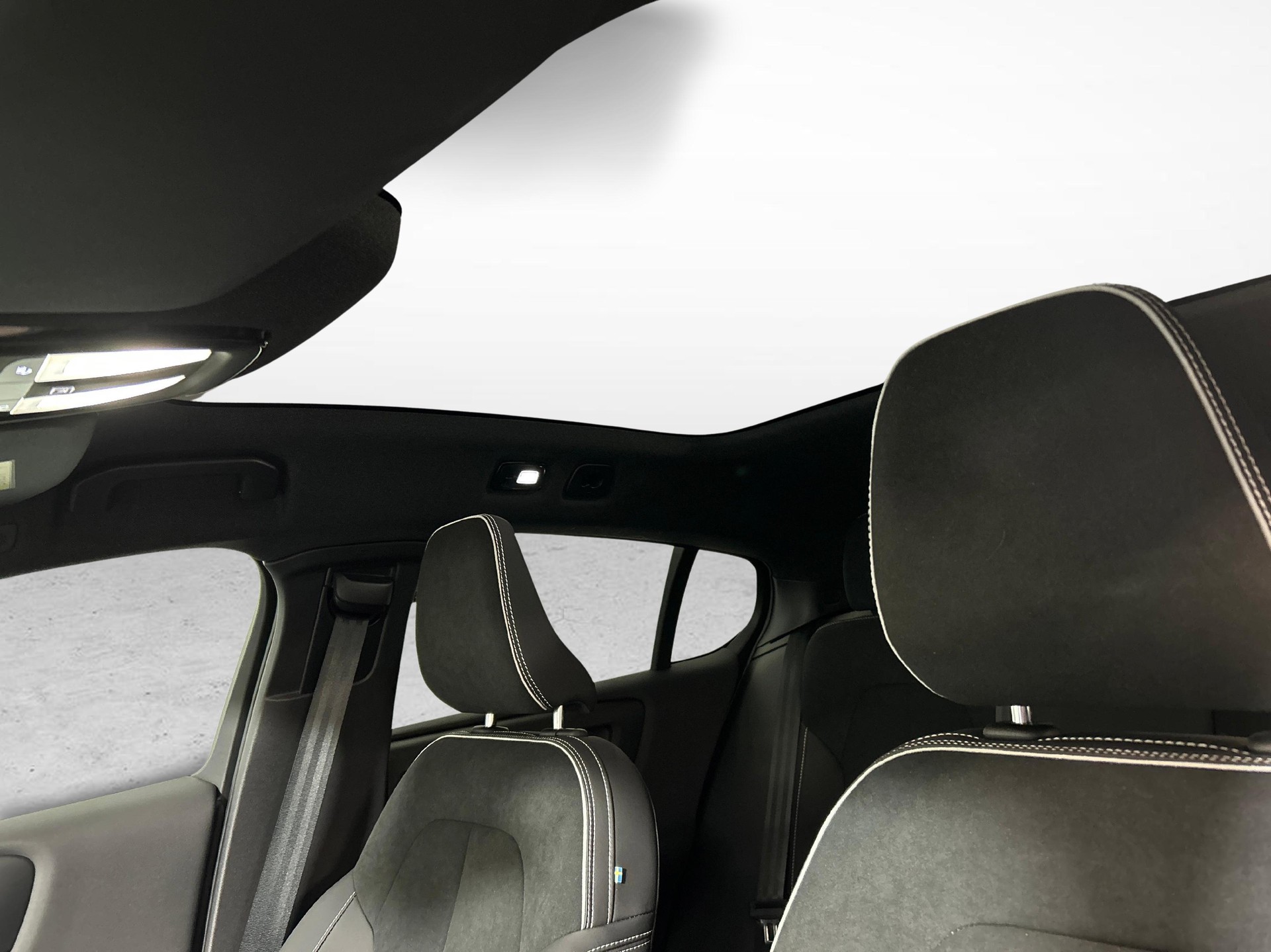 VOLVO C40 P8 Twin Recharge Ultimate AWD-image-10
