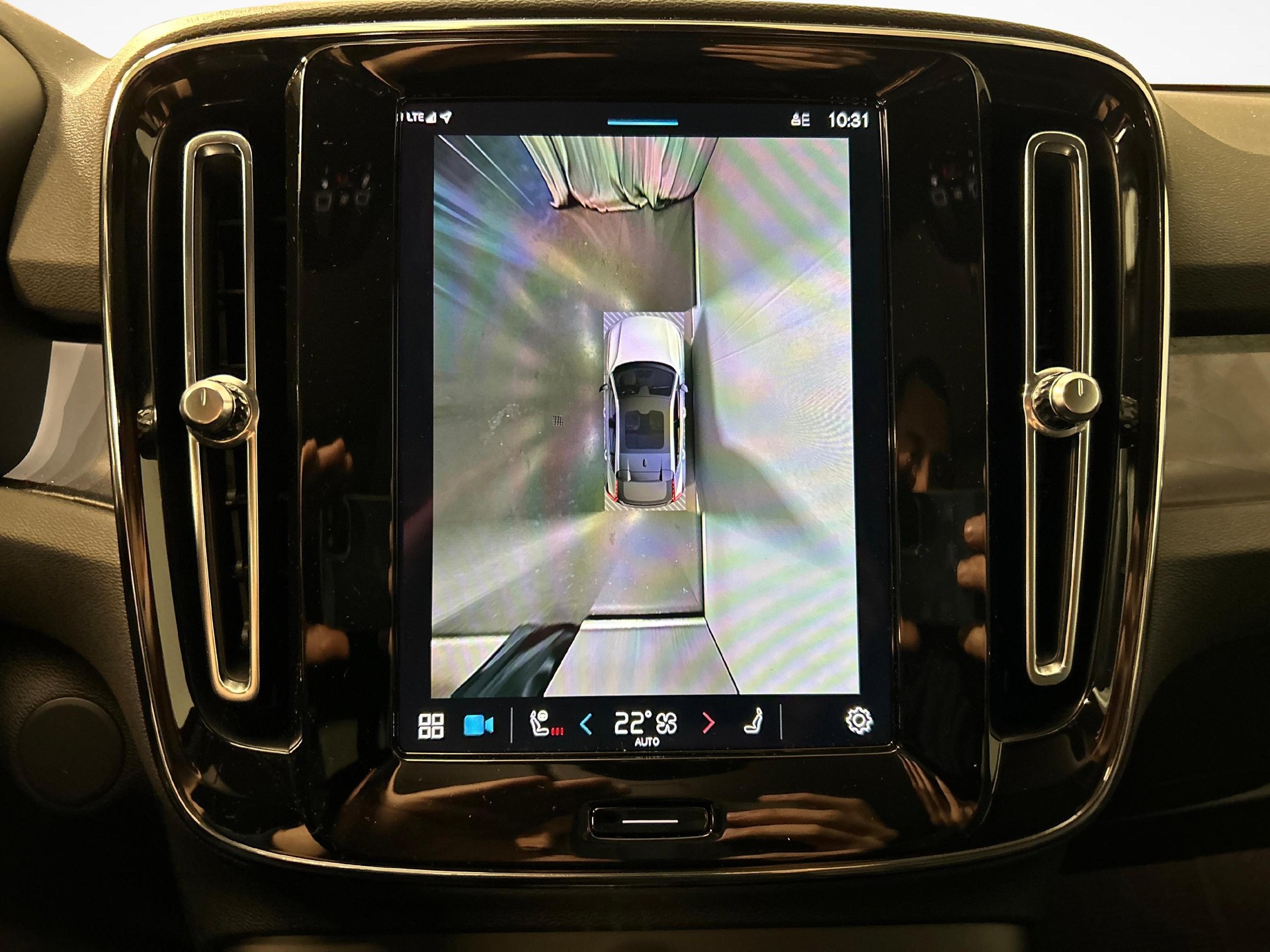 VOLVO C40 P8 Twin Recharge Ultimate AWD-image-9