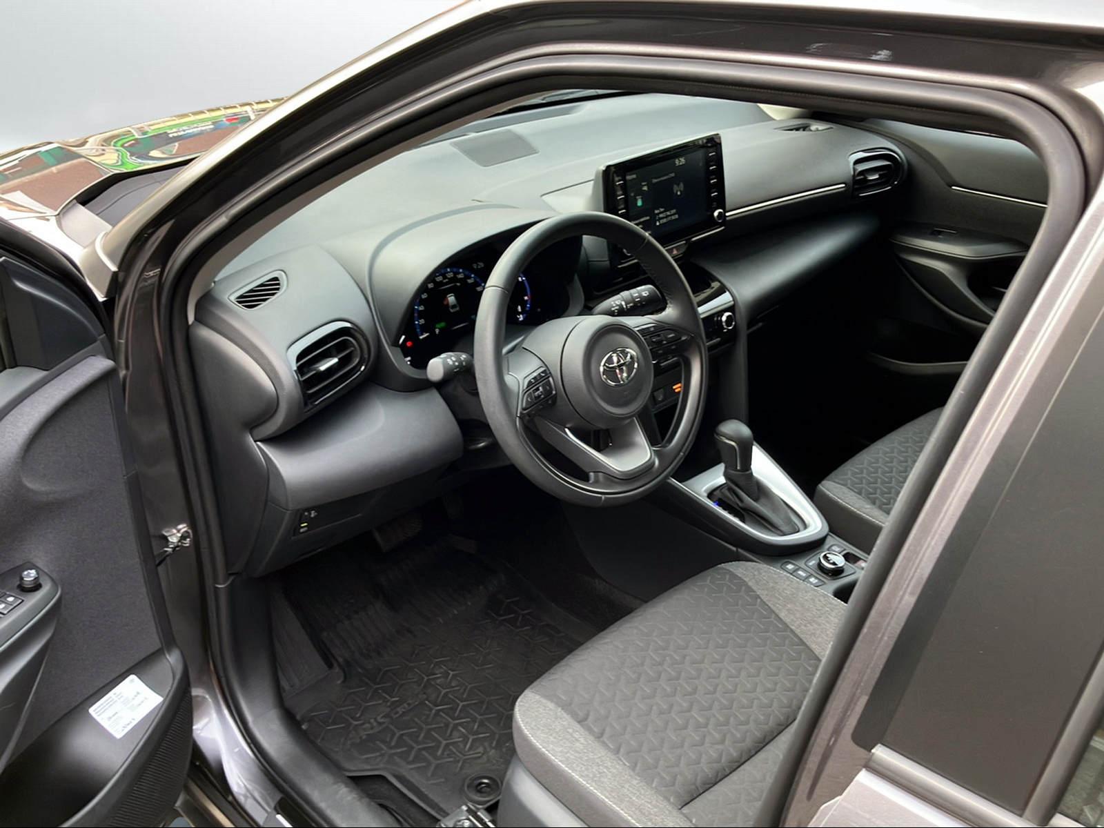 TOYOTA Yaris Cross 1.5 VVT-i HSD Comfort AWD-i-image-4