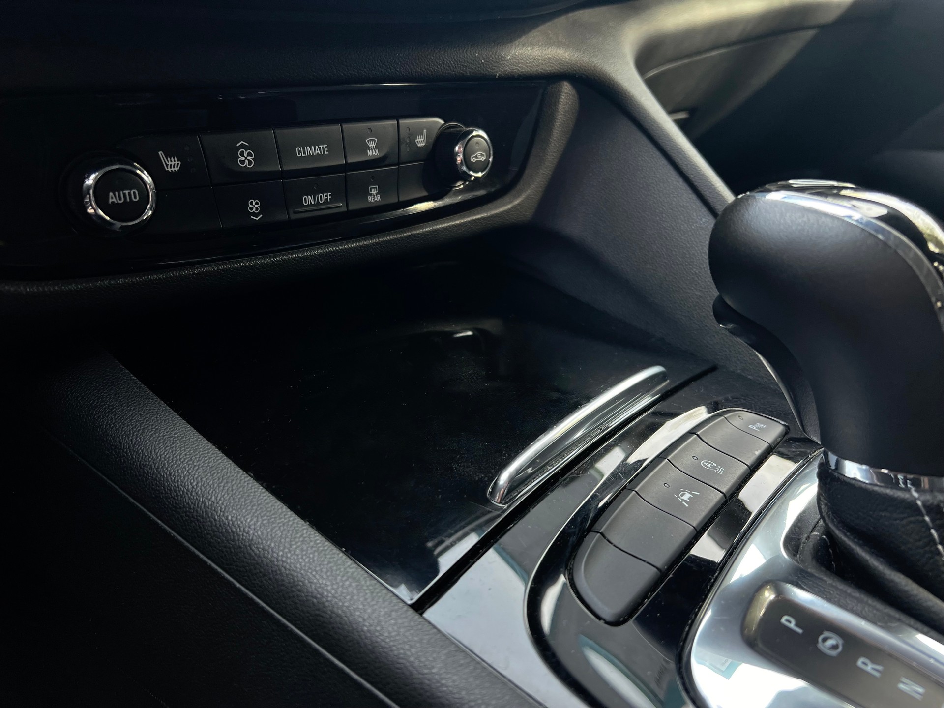 OPEL Insignia 1.6 CDTI Sports Tourer Edition Automatic-image-15