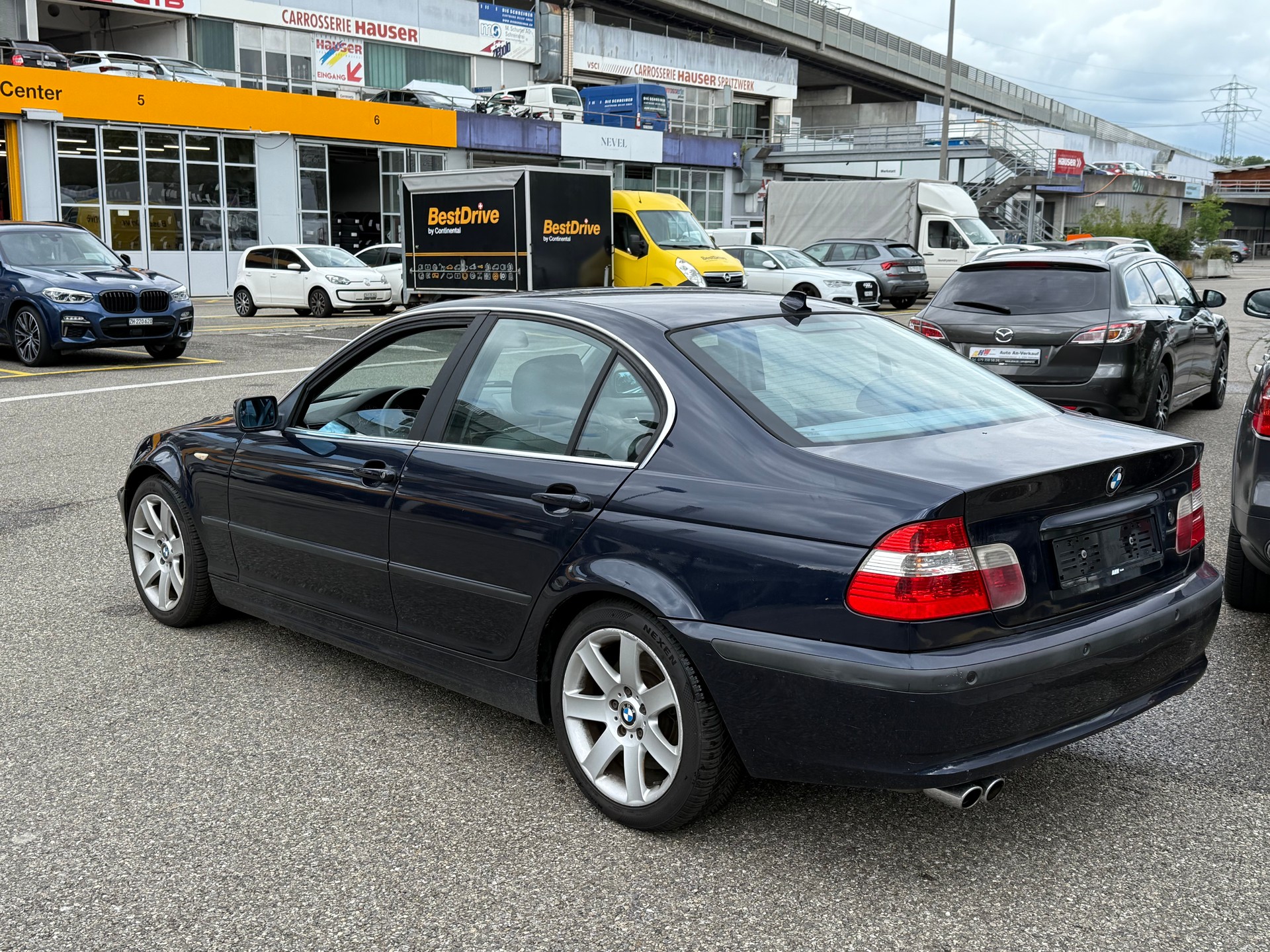 BMW 330i Steptronic-image-5