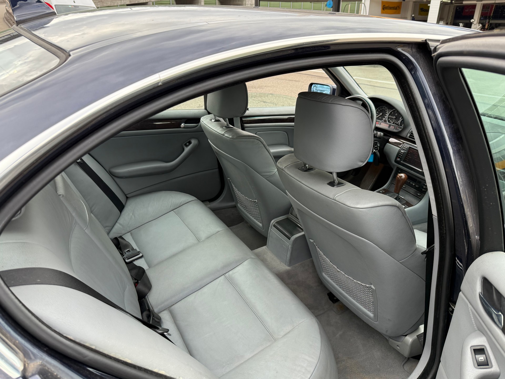 BMW 330i Steptronic-image-8
