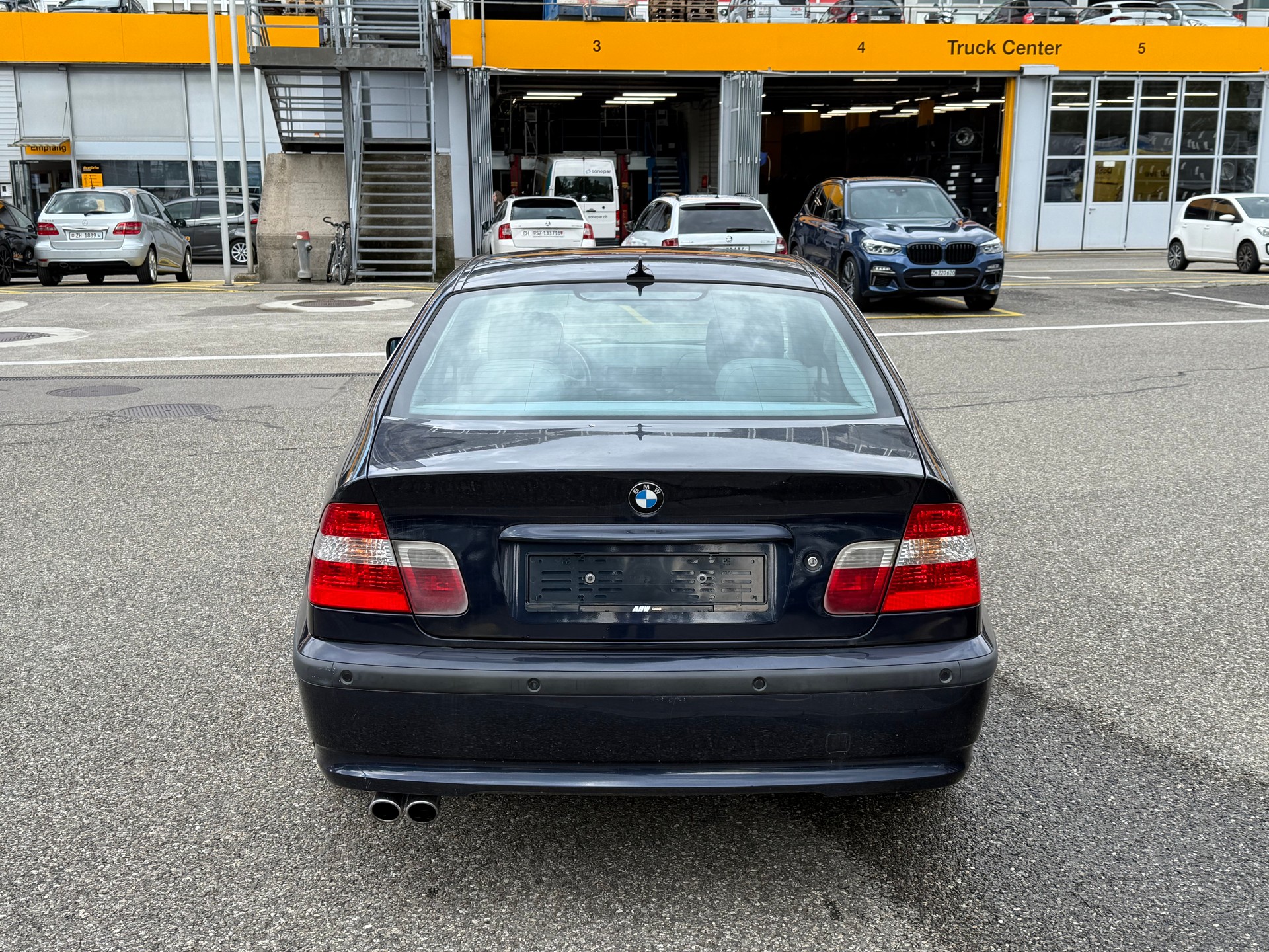 BMW 330i Steptronic-image-4