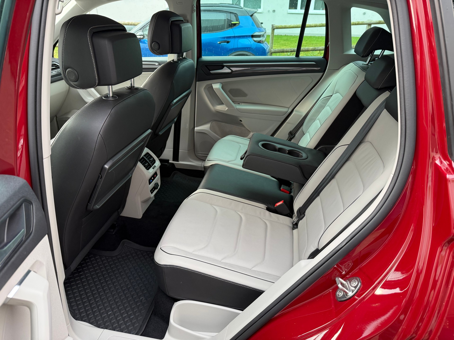 VW Tiguan 2.0 TDI SCR Highline 4Motion DSG-image-8
