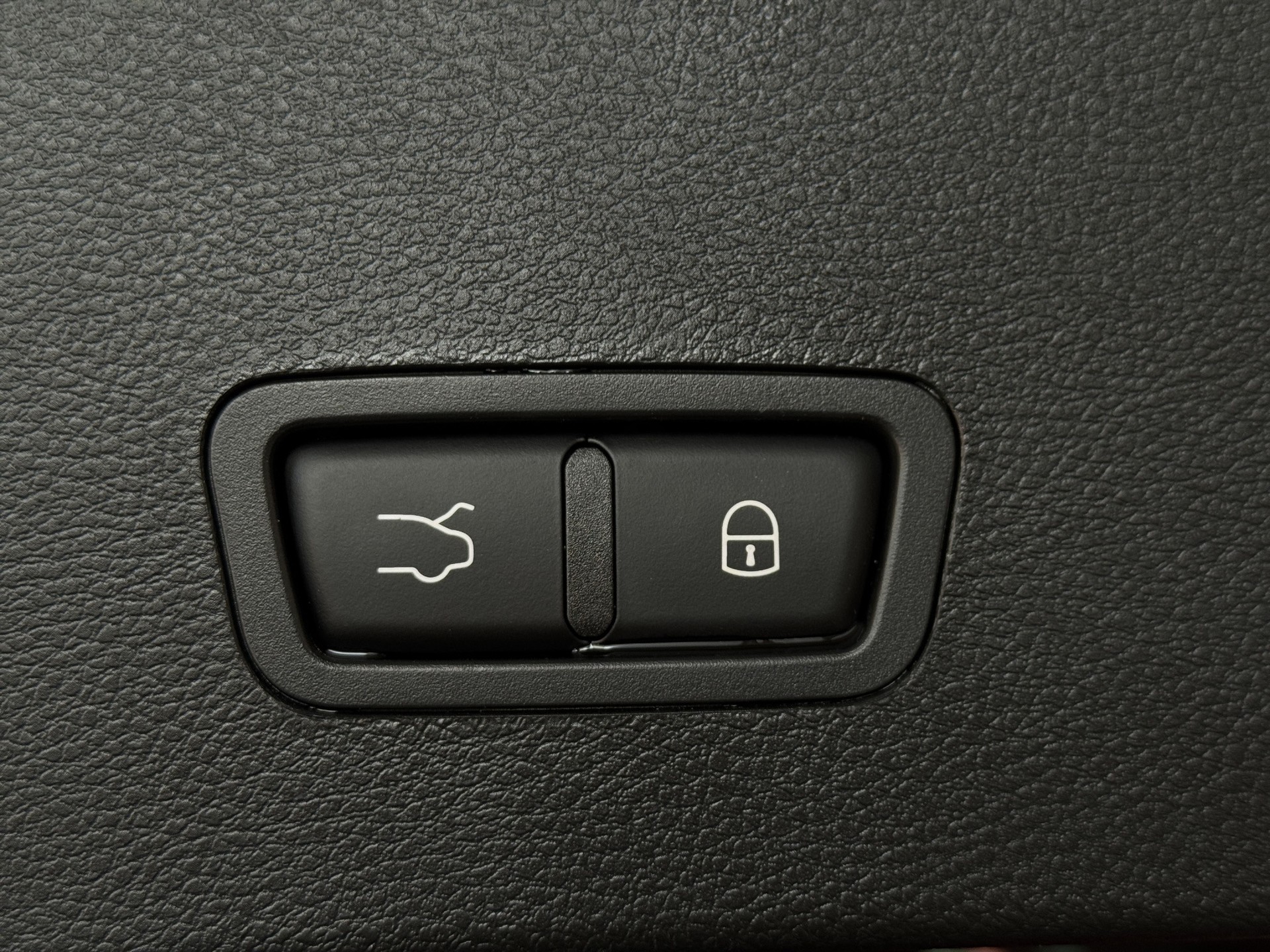 ALFA ROMEO Tonale 1.5 48V Hybrid Veloce "ADAS Pack-RF.-Kamera-Leder Alcantara"-image-22