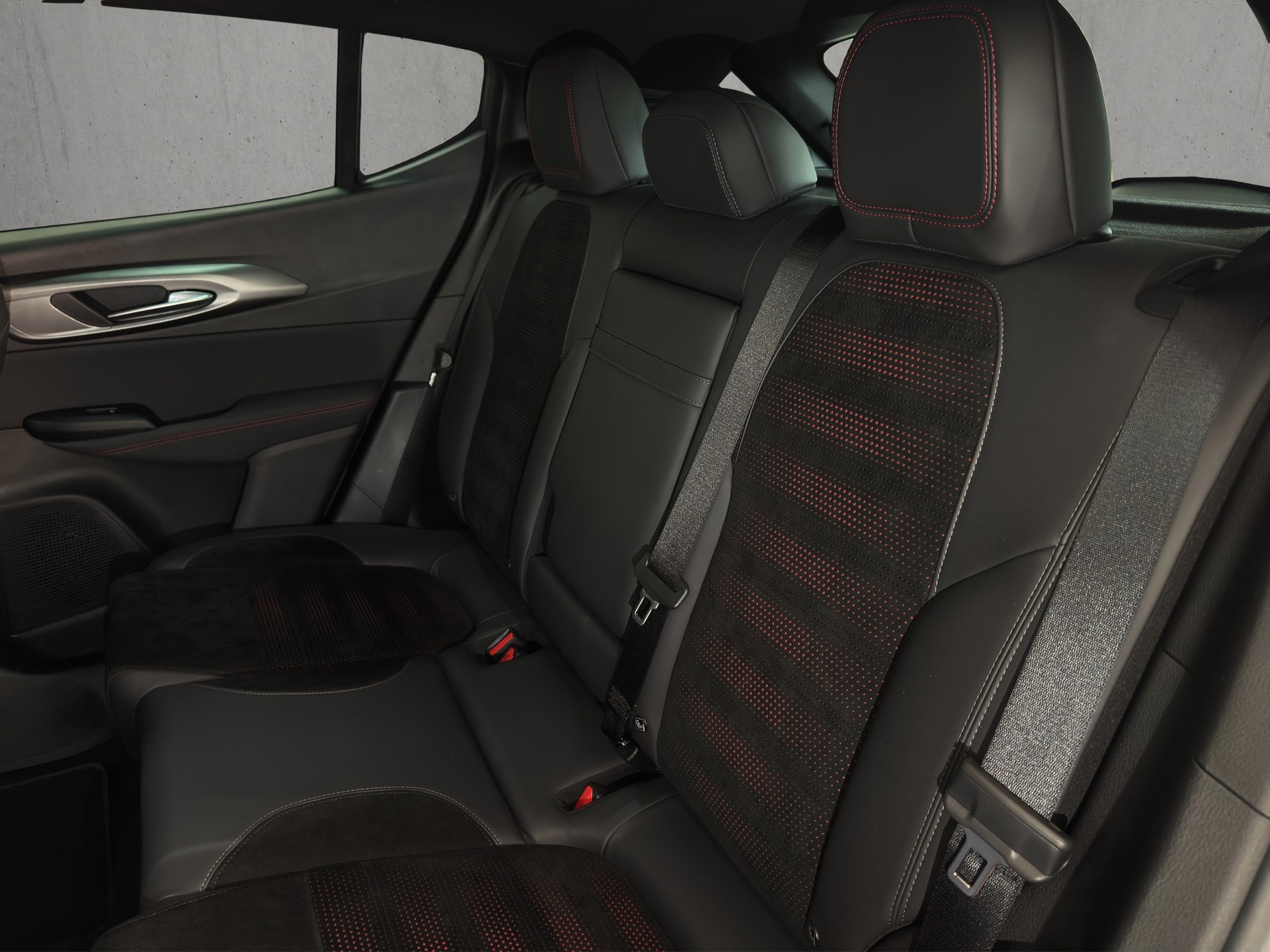 ALFA ROMEO Tonale 1.5 48V Hybrid Veloce "ADAS Pack-RF.-Kamera-Leder Alcantara"-image-9