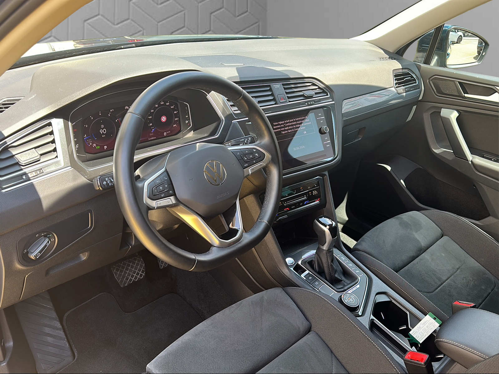 VW Tiguan 2.0TSI Life 4Motion DSG-image-11