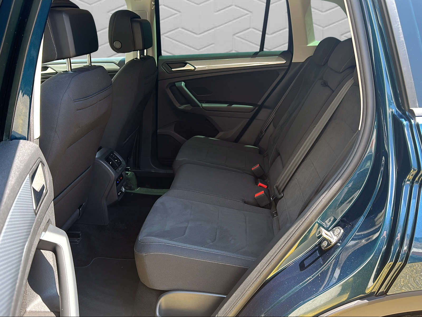 VW Tiguan 2.0TSI Life 4Motion DSG-image-15