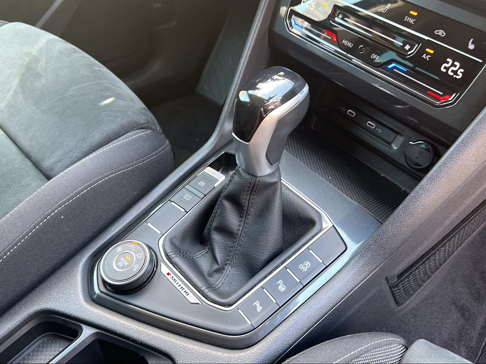 VW Tiguan 2.0TSI Life 4Motion DSG-image-14