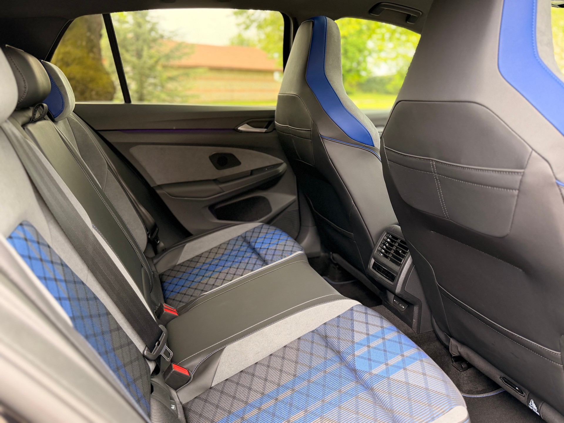VW 8 R Top ausgestattet mit Garantie-image-5