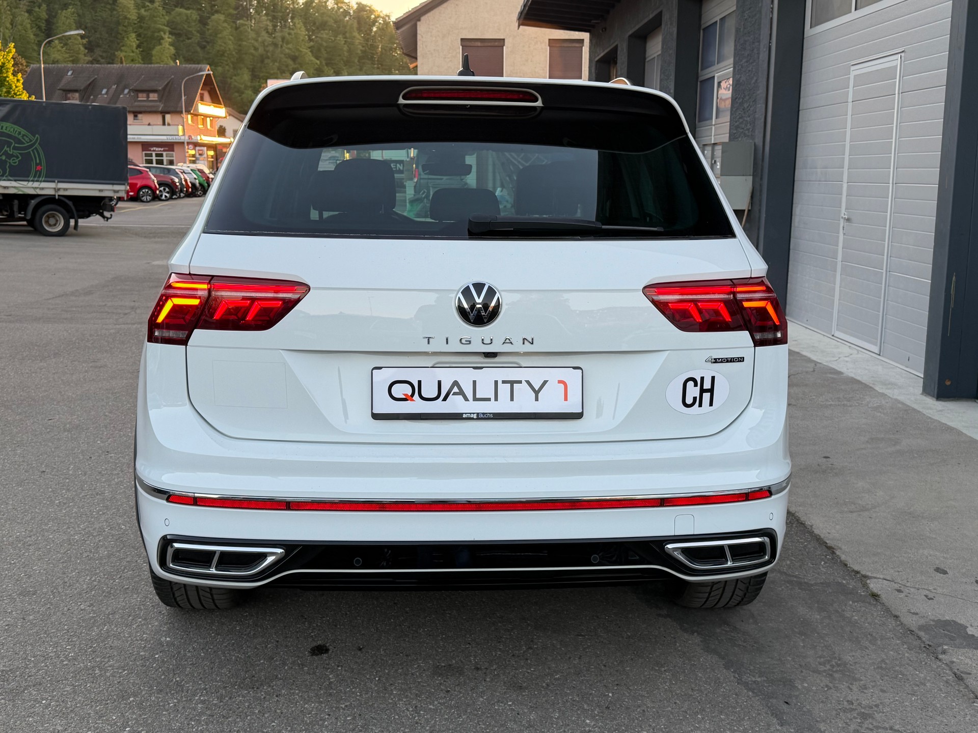 VW Tiguan 2.0 TDI SCR R-Line 4Motion DSG-image-6