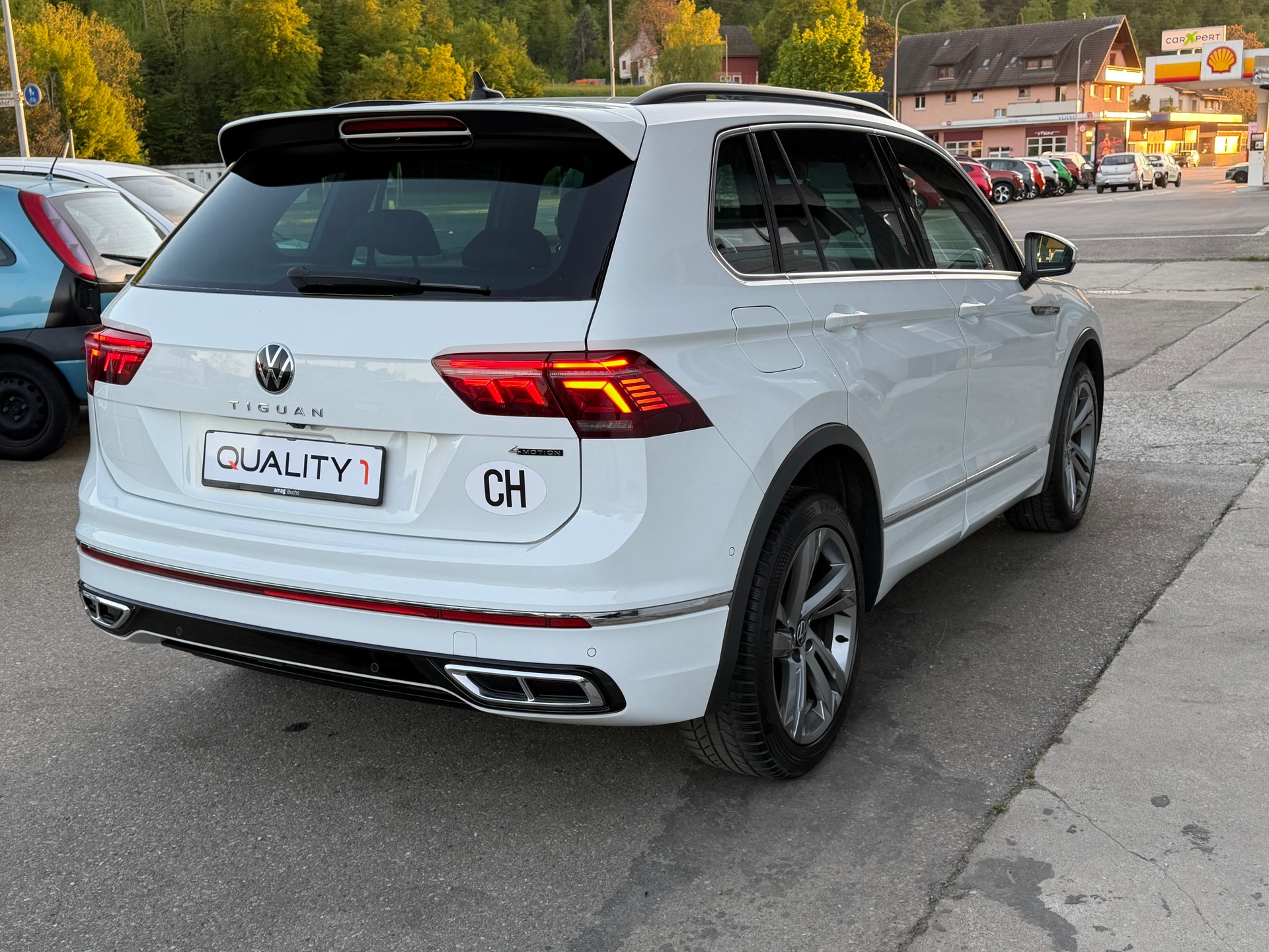VW Tiguan 2.0 TDI SCR R-Line 4Motion DSG-image-4