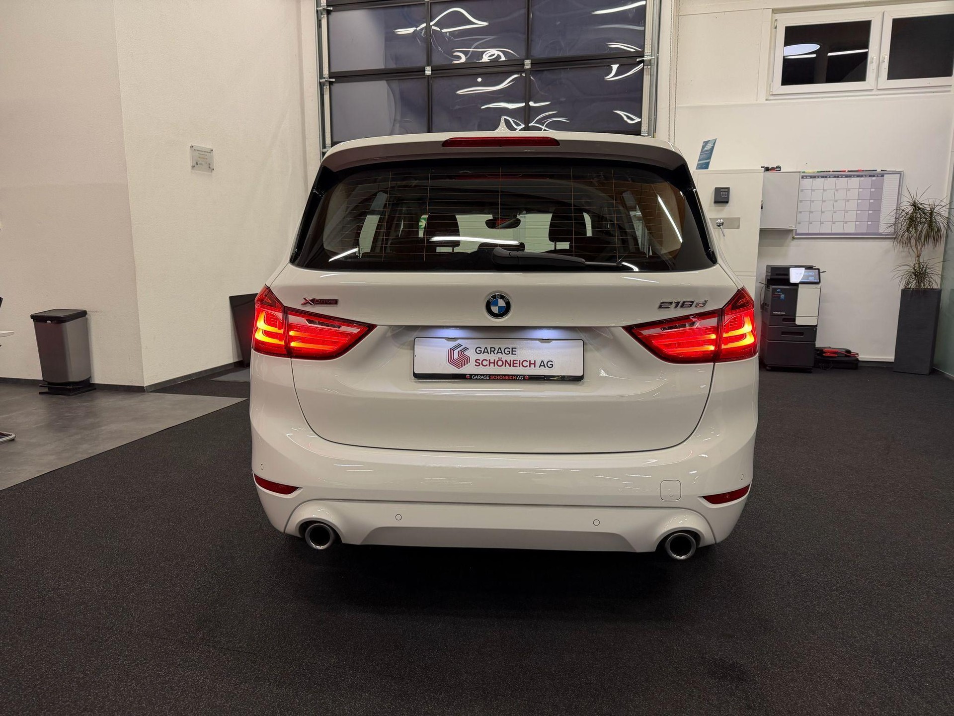 BMW 218d xDrive Gran Tourer-image-5