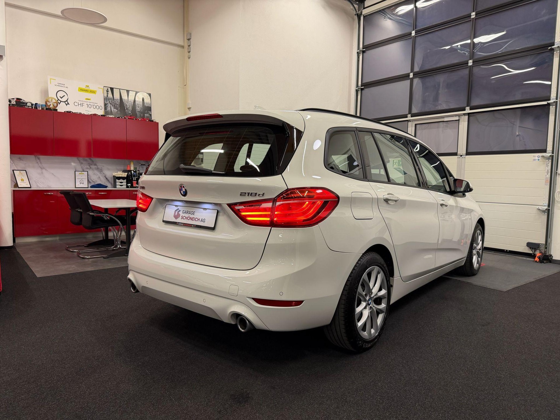 BMW 218d xDrive Gran Tourer-image-4