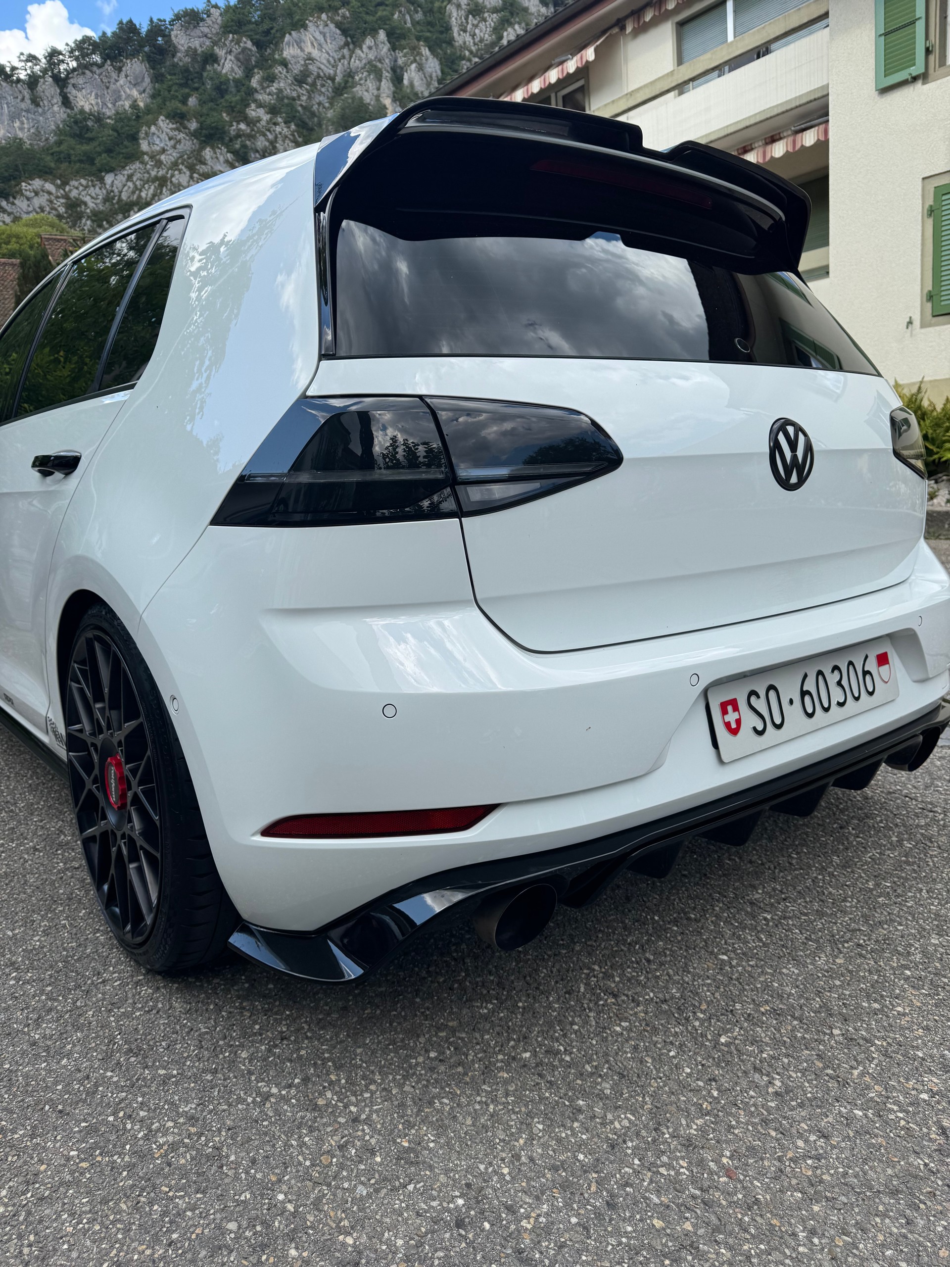 VW Golf 2.0 TSI GTI Performance DSG-image-4