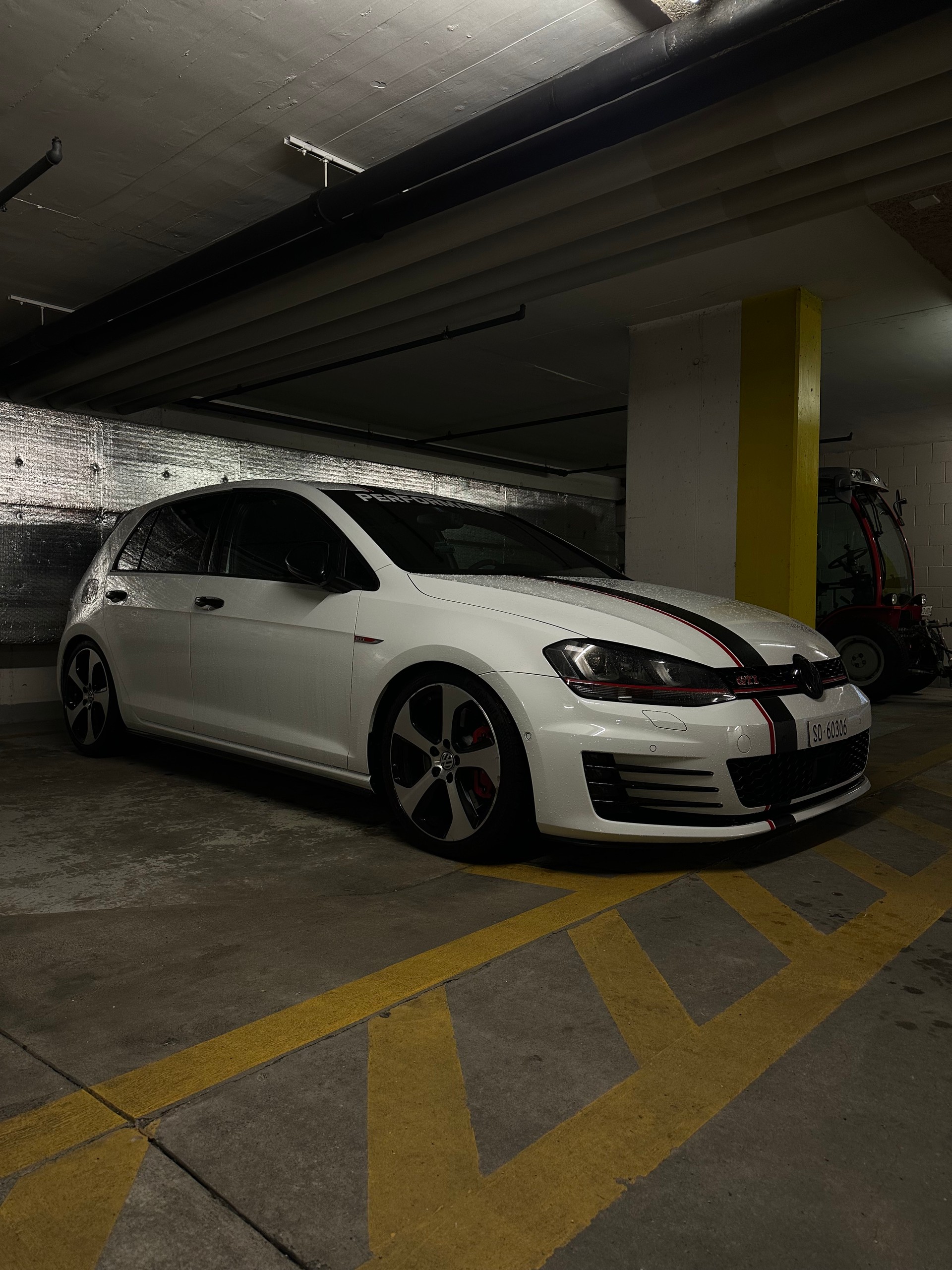 VW Golf 2.0 TSI GTI Performance DSG-image-1