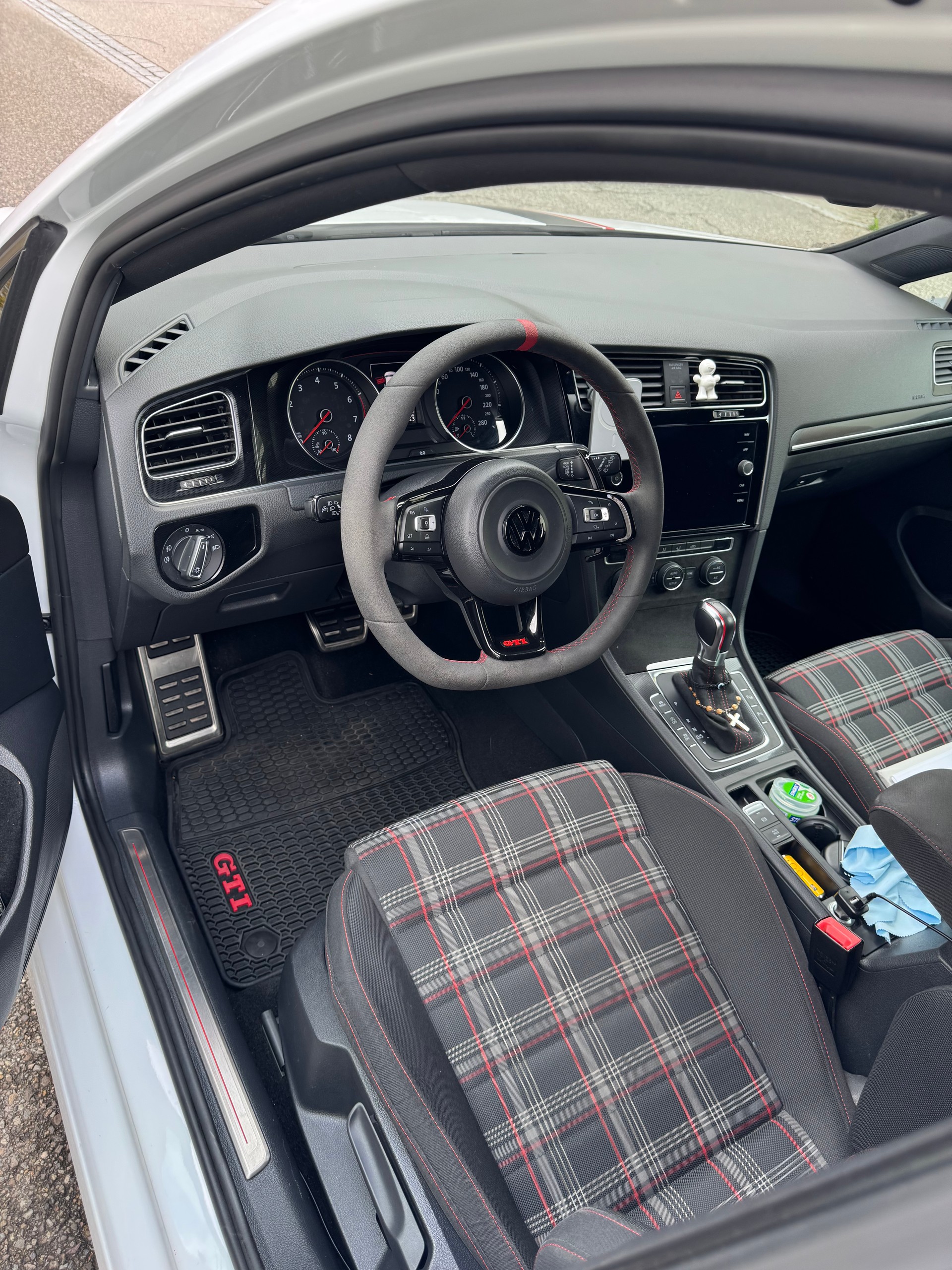 VW Golf 2.0 TSI GTI Performance DSG-image-6