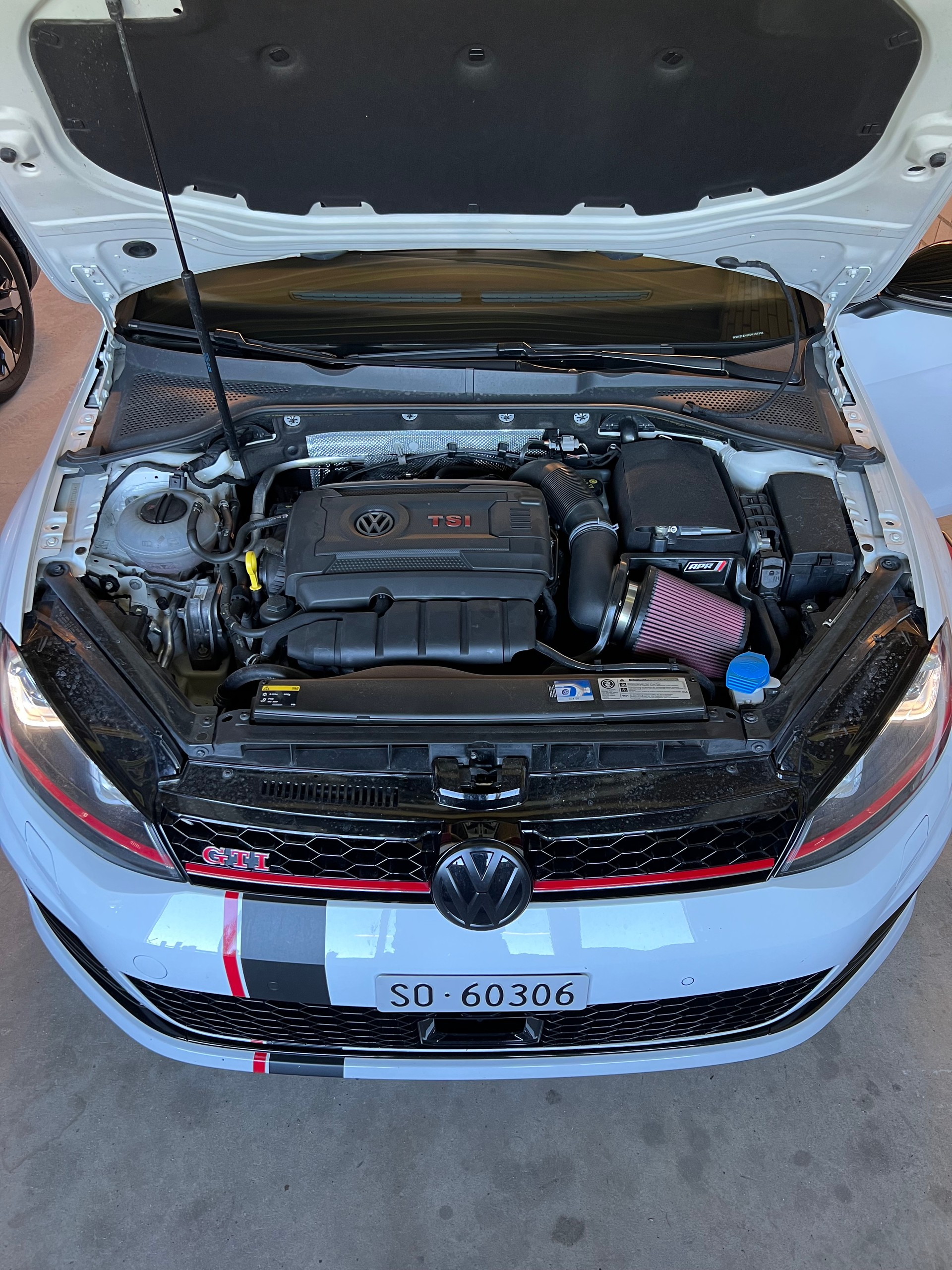 VW Golf 2.0 TSI GTI Performance DSG-image-2