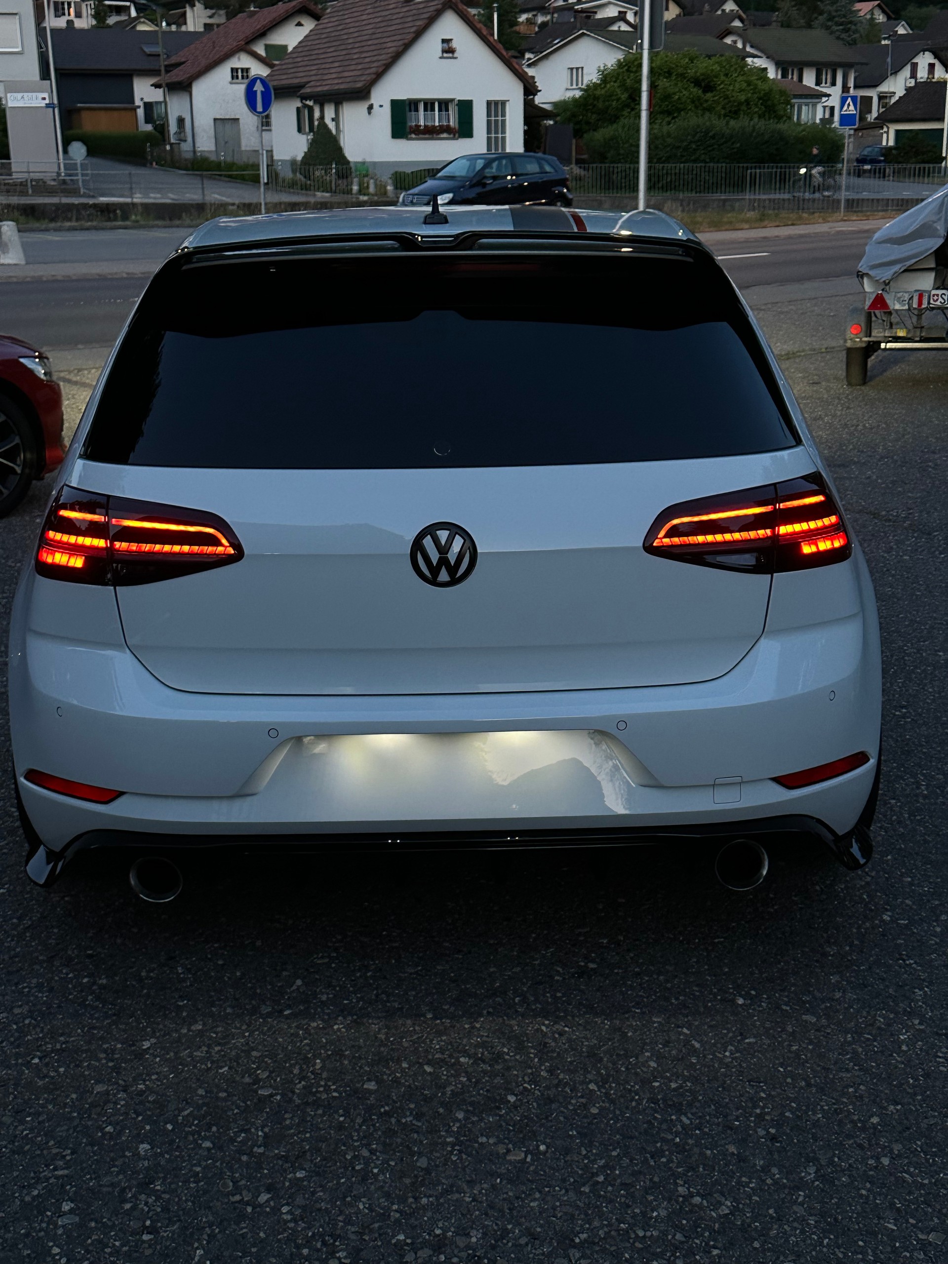 VW Golf 2.0 TSI GTI Performance DSG-image-3