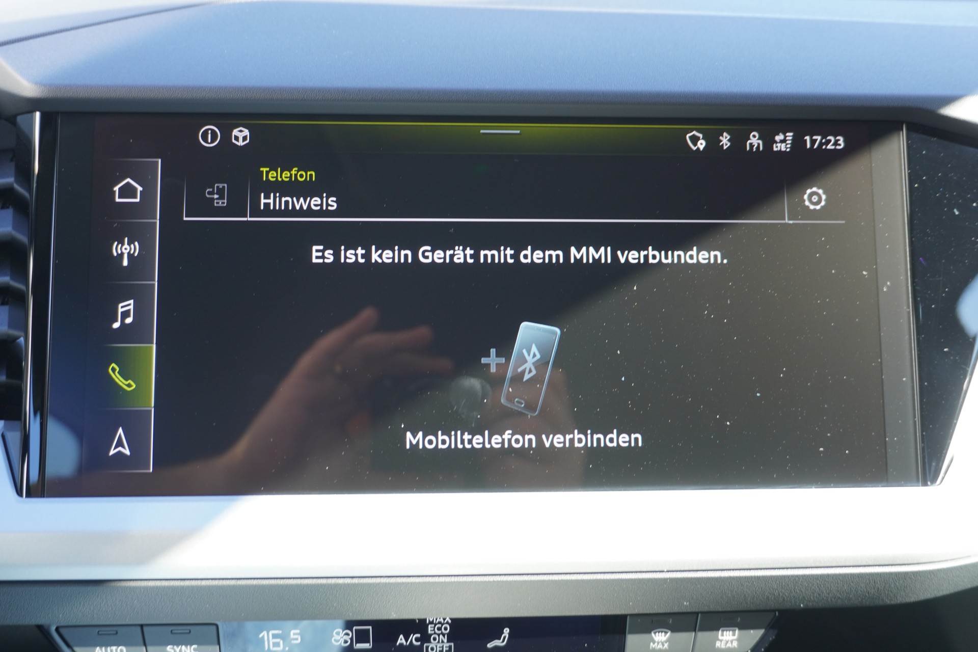 AUDI Q4 e-tron 45 quattro-image-24