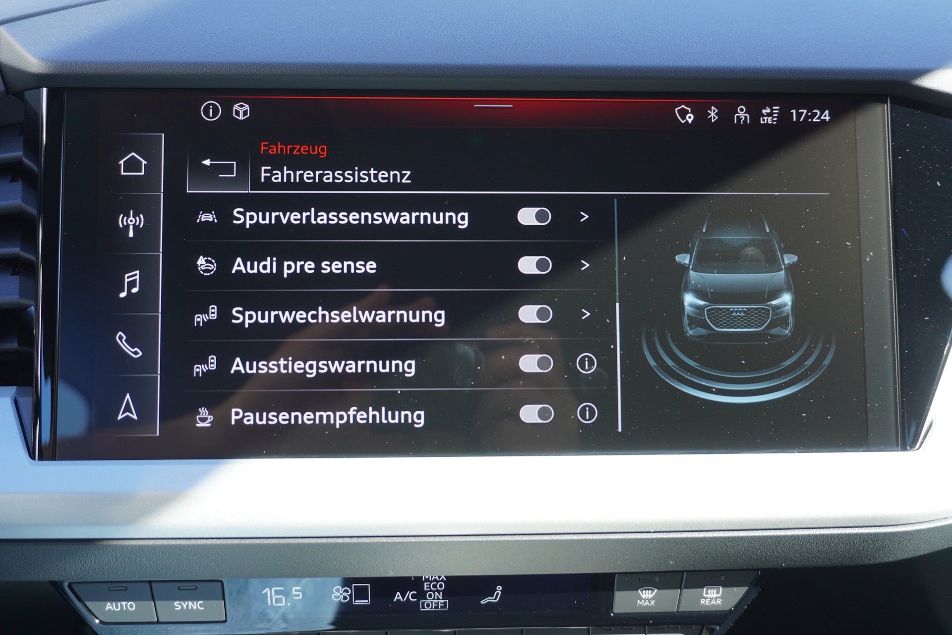 AUDI Q4 e-tron 45 quattro-image-29
