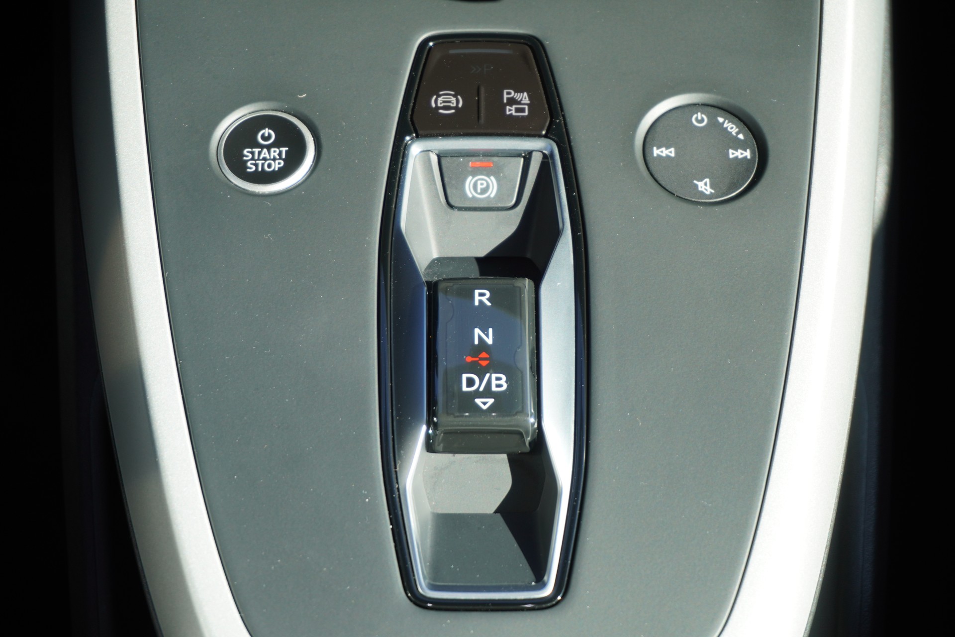 AUDI Q4 e-tron 45 quattro-image-15