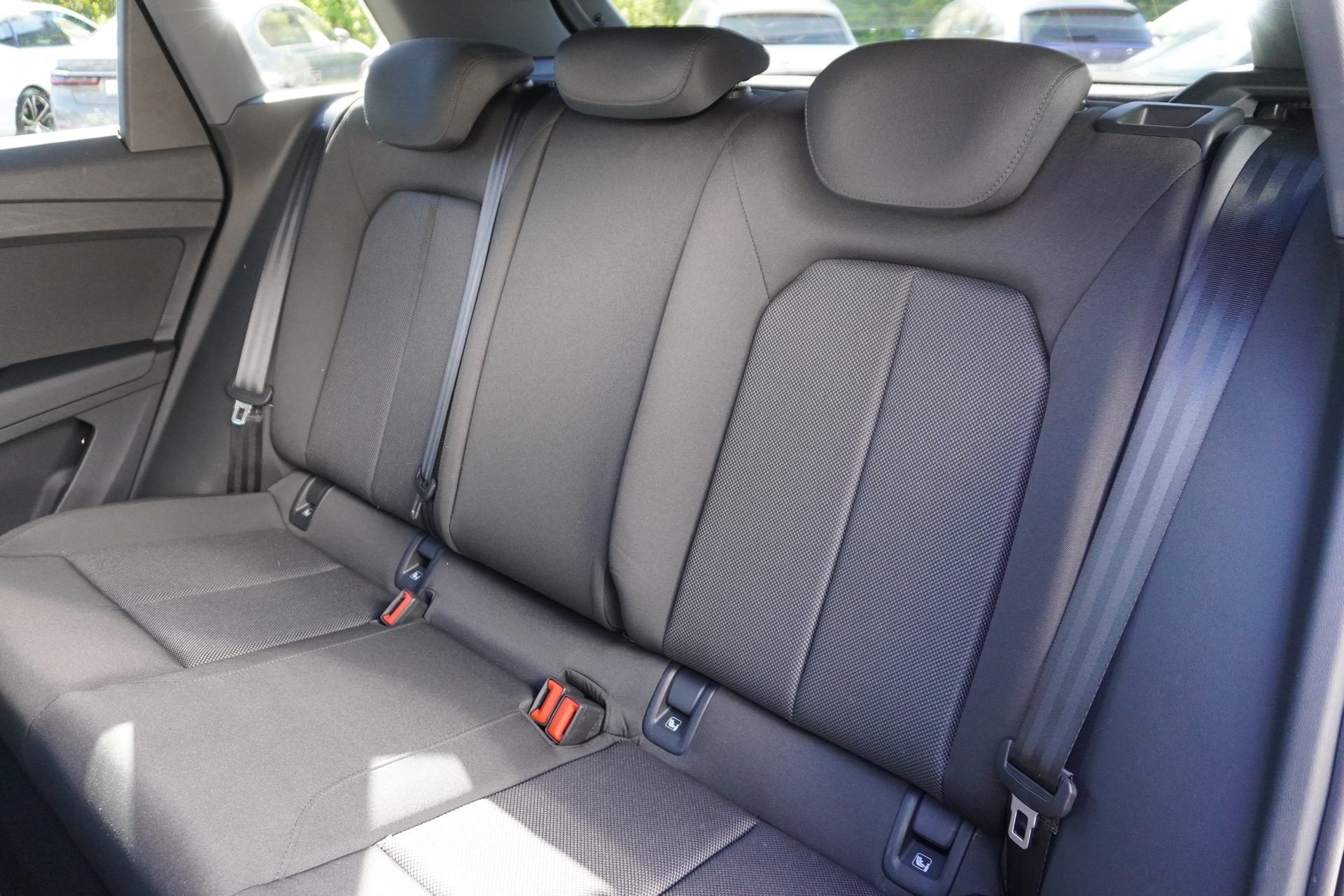 AUDI Q4 e-tron 45 quattro-image-13