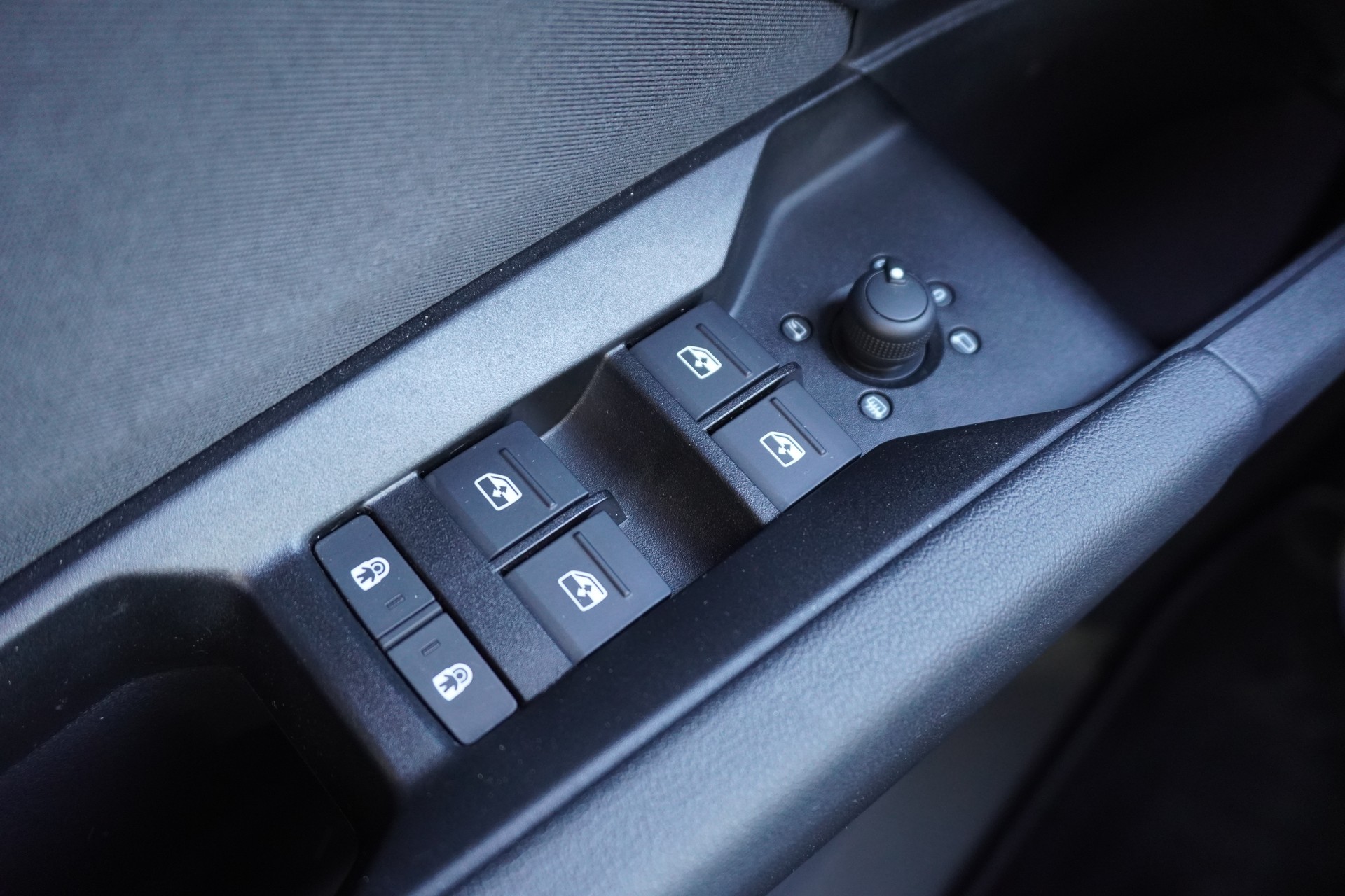 AUDI Q4 e-tron 45 quattro-image-33