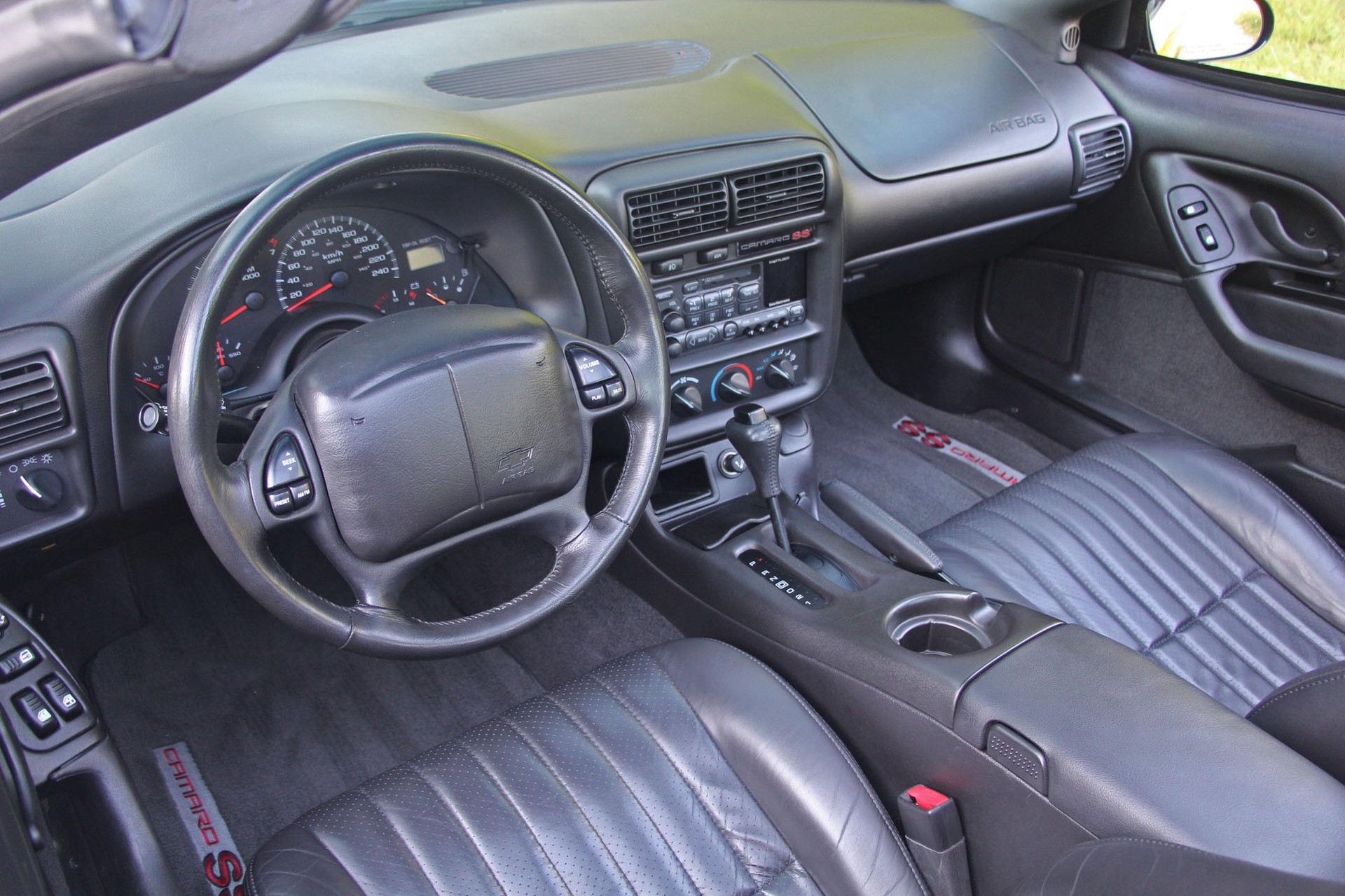 CHEVROLET Camaro SS-image-6