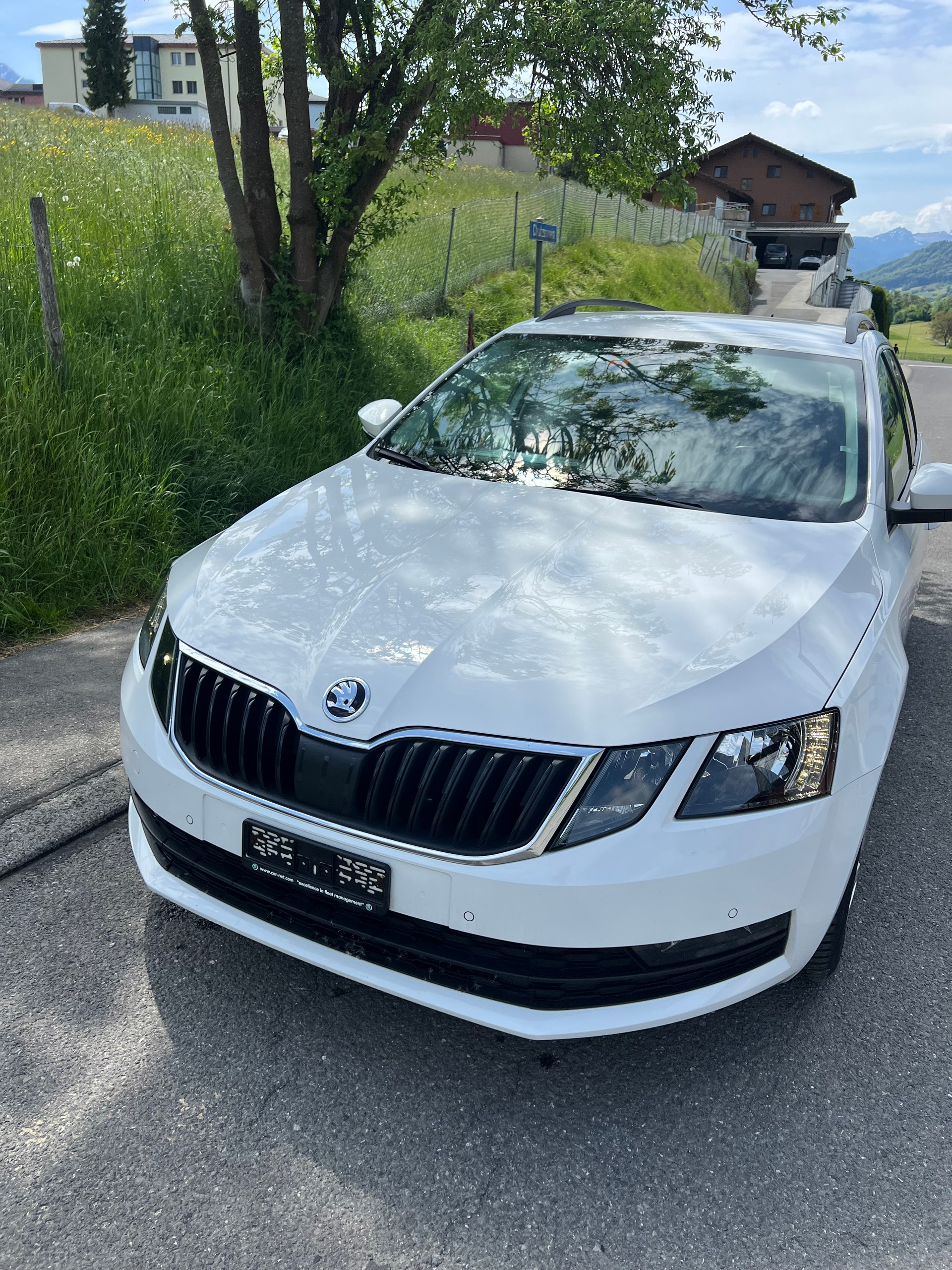 SKODA Octavia Combi 1.6 TDI Ambition-image-4