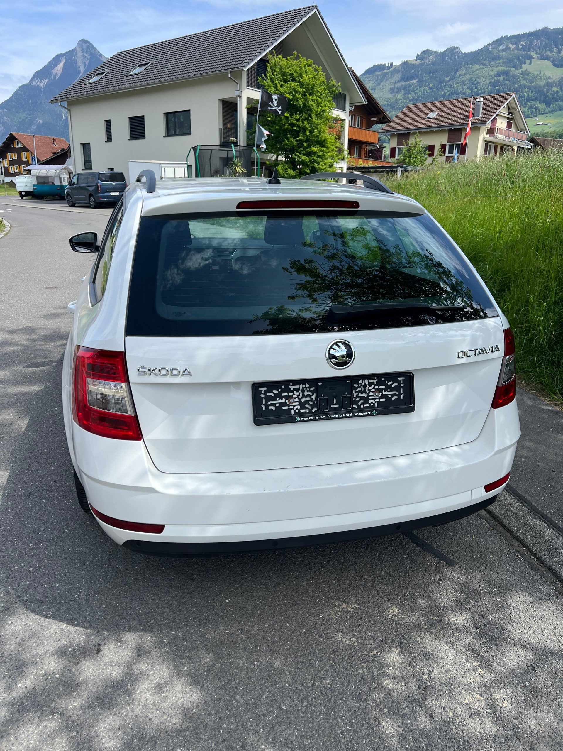 SKODA Octavia Combi 1.6 TDI Ambition-image-3
