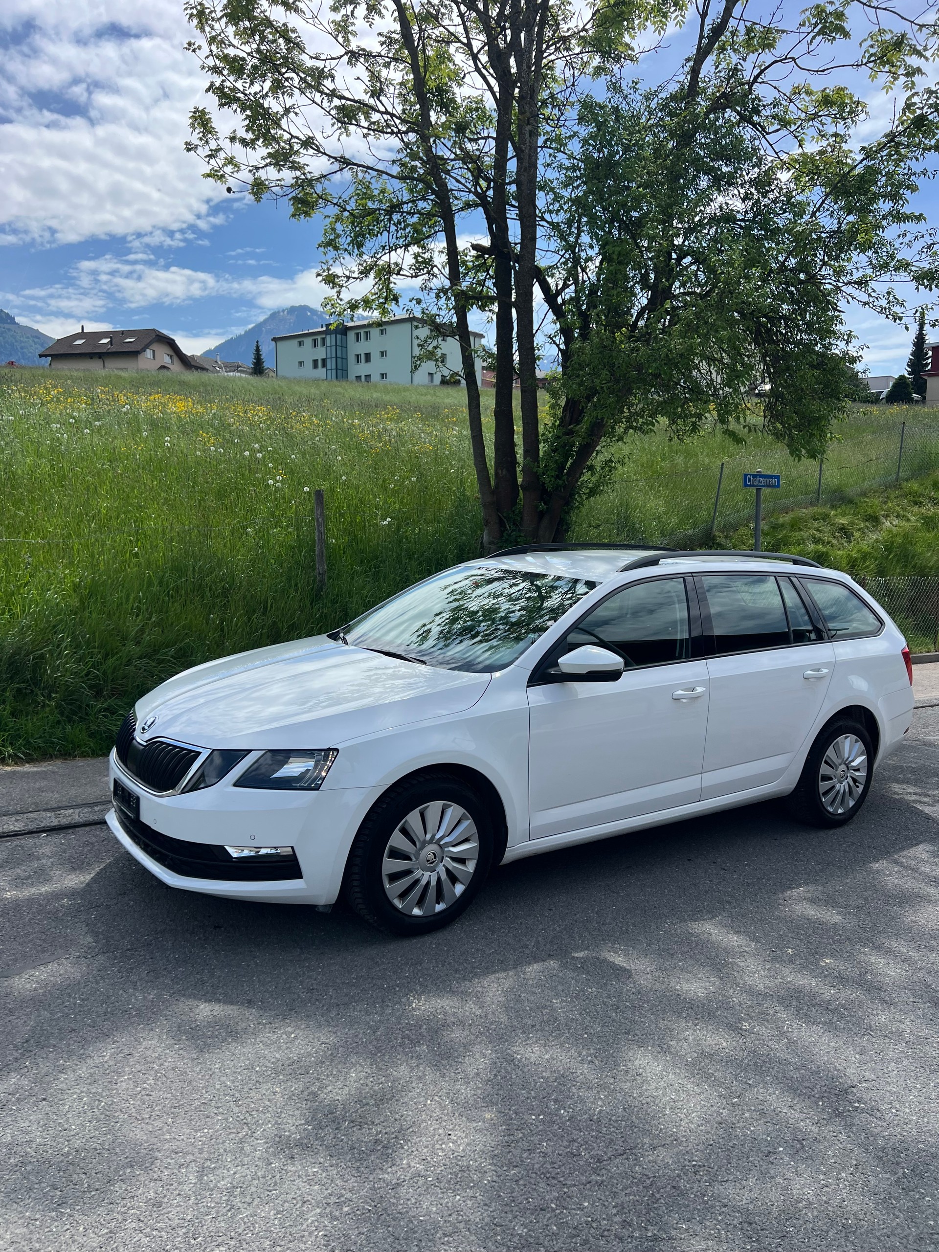 SKODA Octavia Combi 1.6 TDI Ambition-image-7